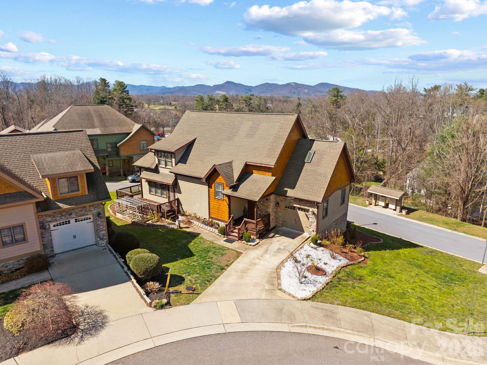 11 Trevors Trail — Asheville