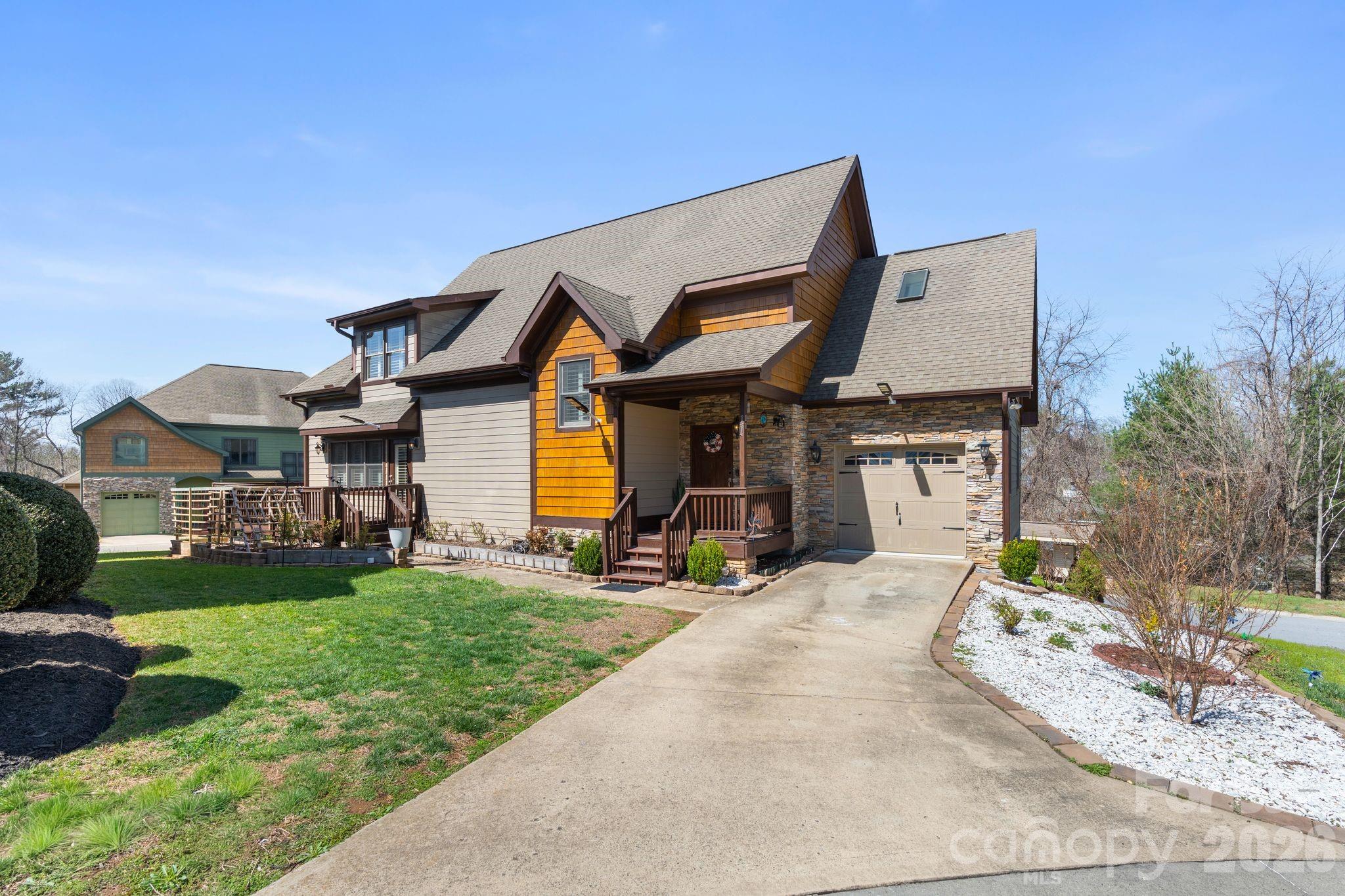 11 Trevors Trail — Asheville