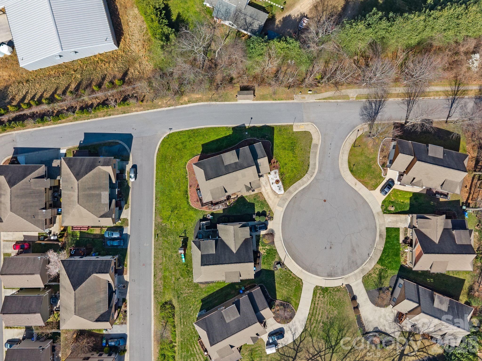 11 Trevors Trail — Asheville