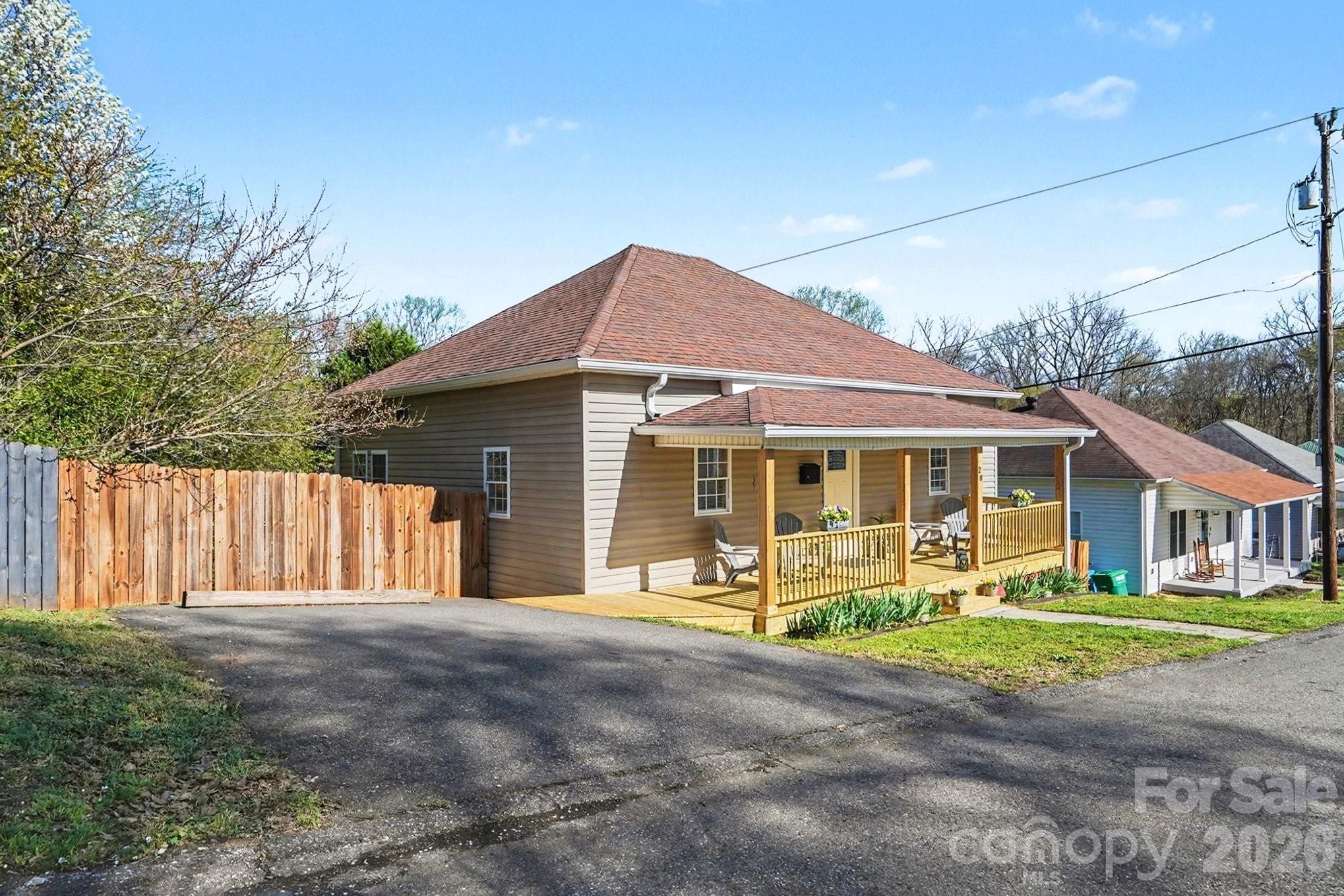 28 2nd Street — Cramerton