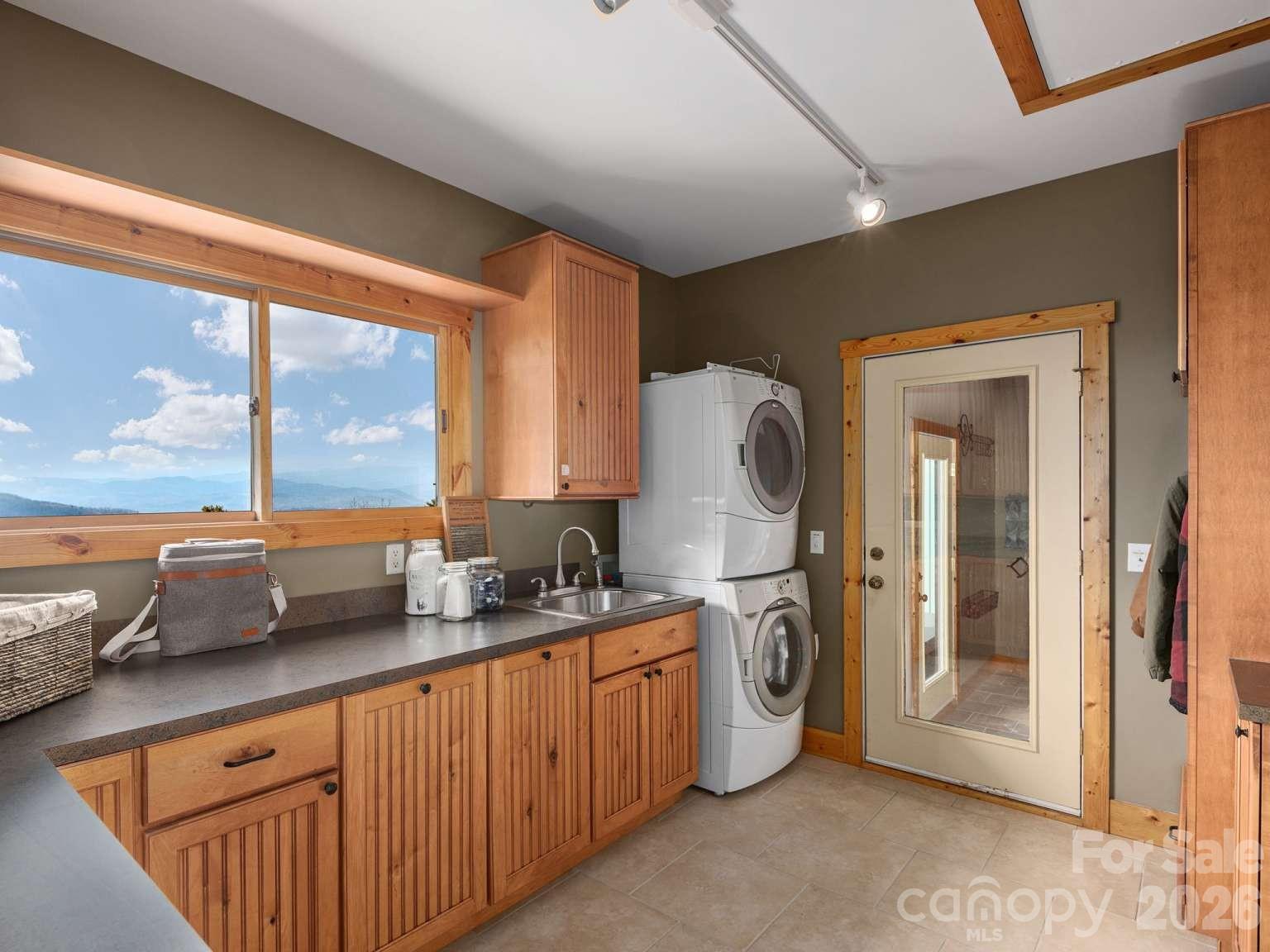 770 Dream Weaver Drive — Penrose