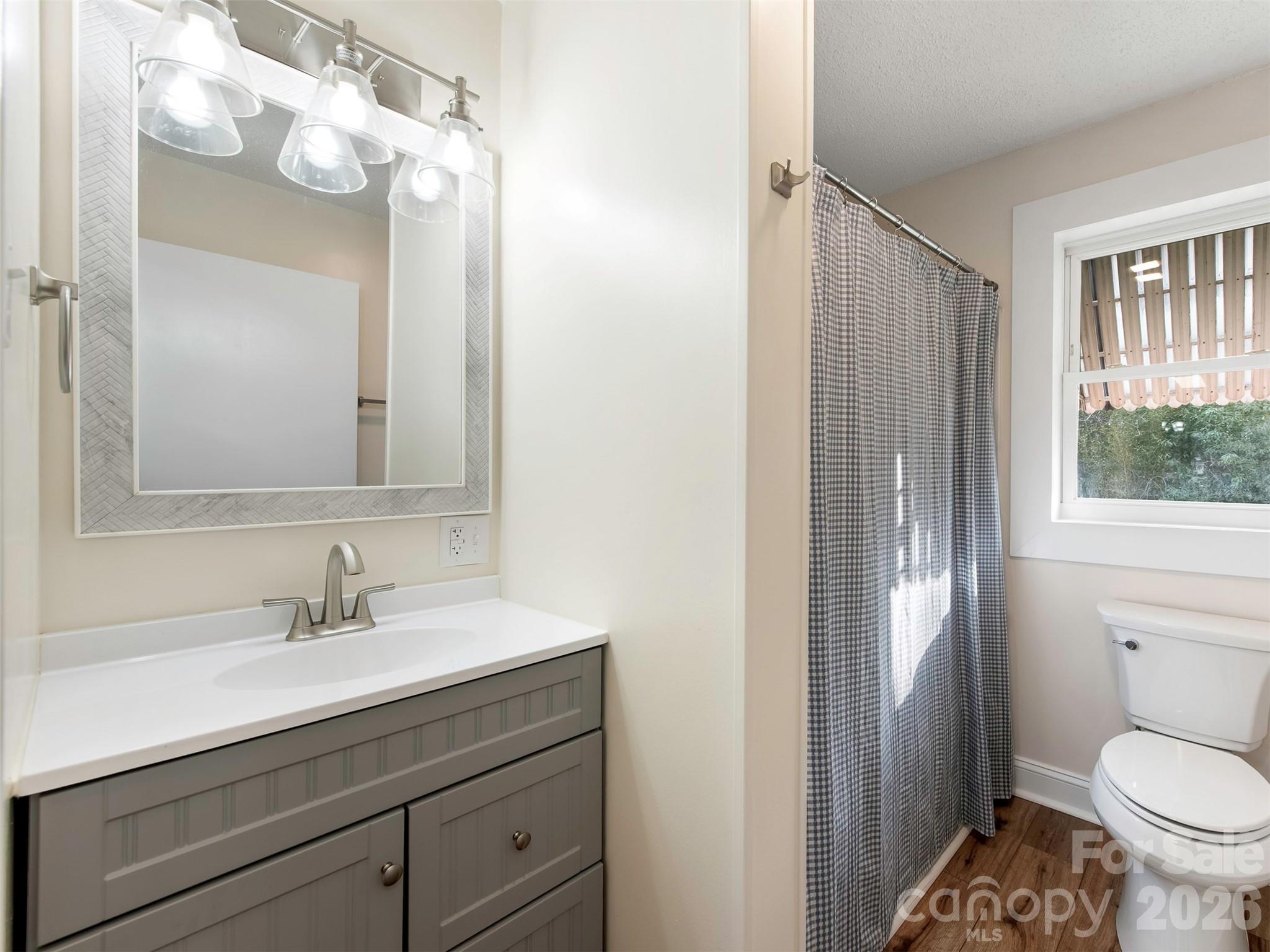 5851 Tuckaseegee Road — Kannapolis