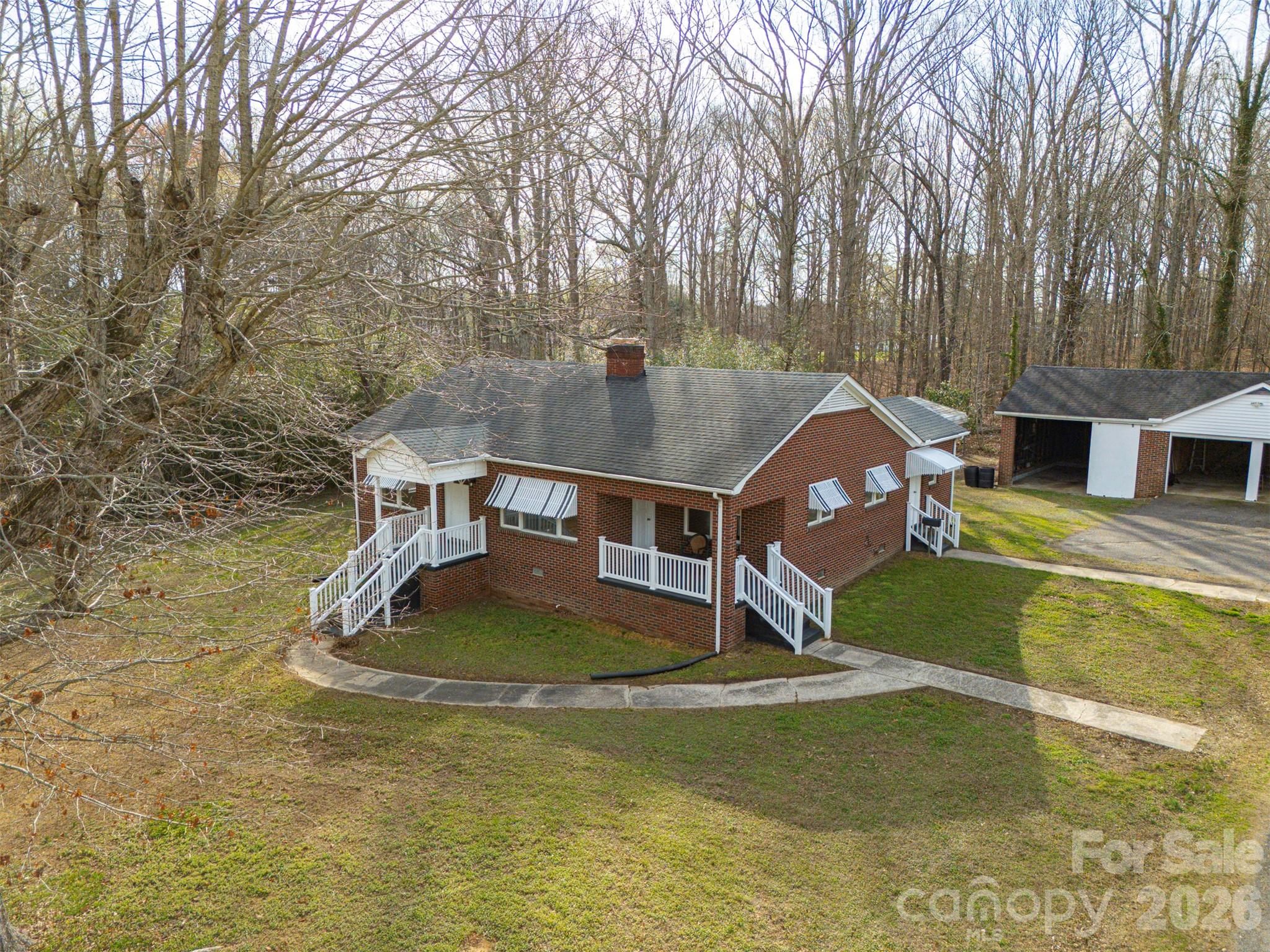 5851 Tuckaseegee Road — Kannapolis