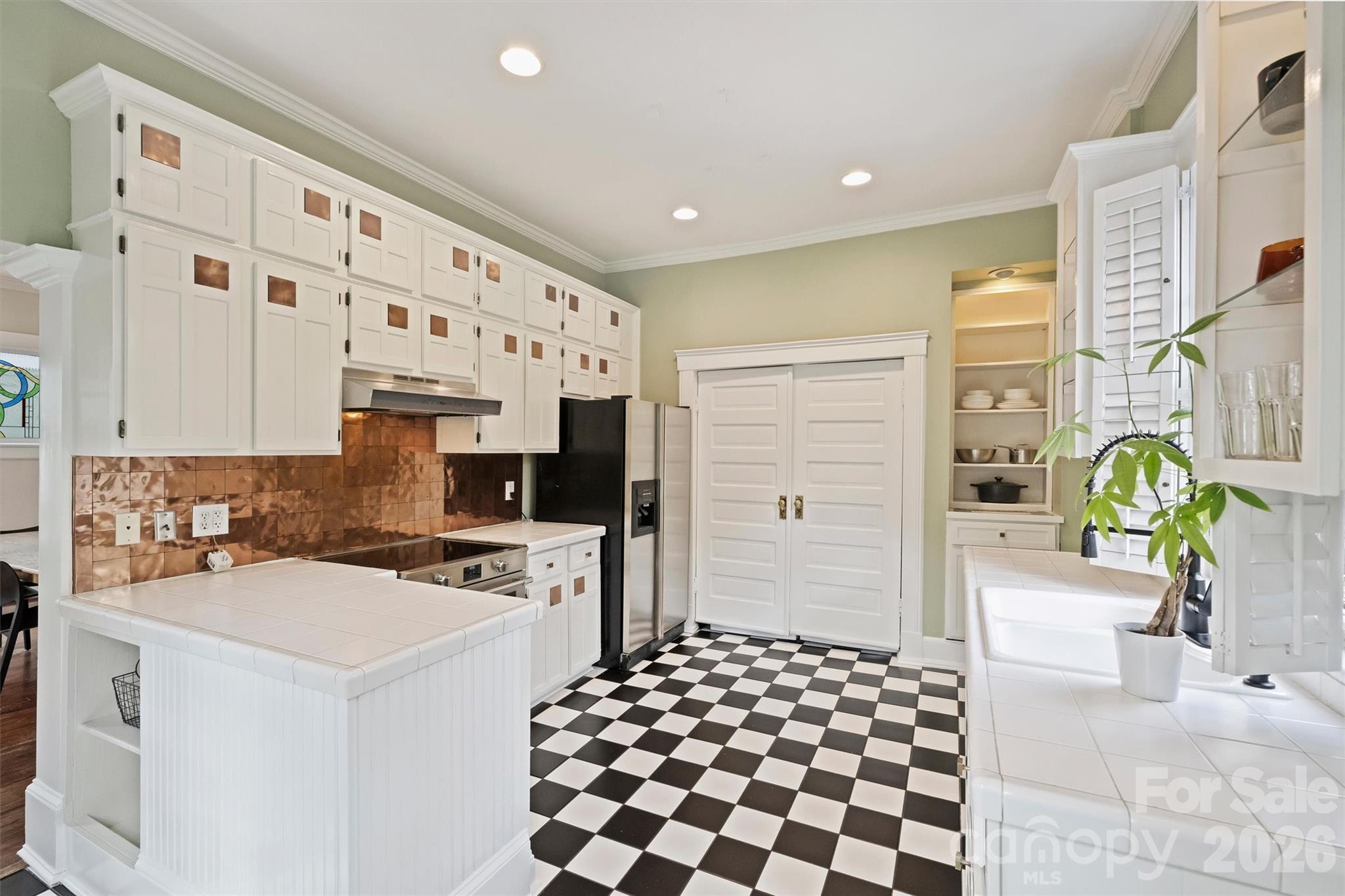 712 Sunnyside Avenue — Charlotte