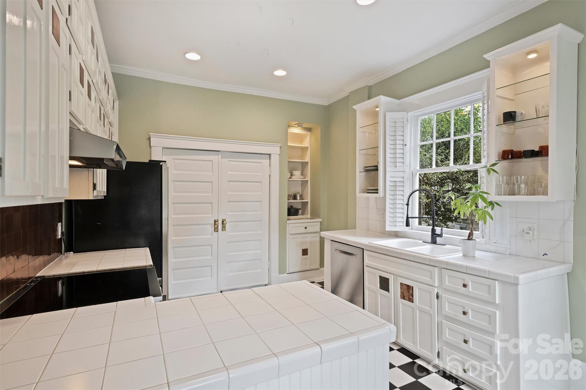 712 Sunnyside Avenue — Charlotte