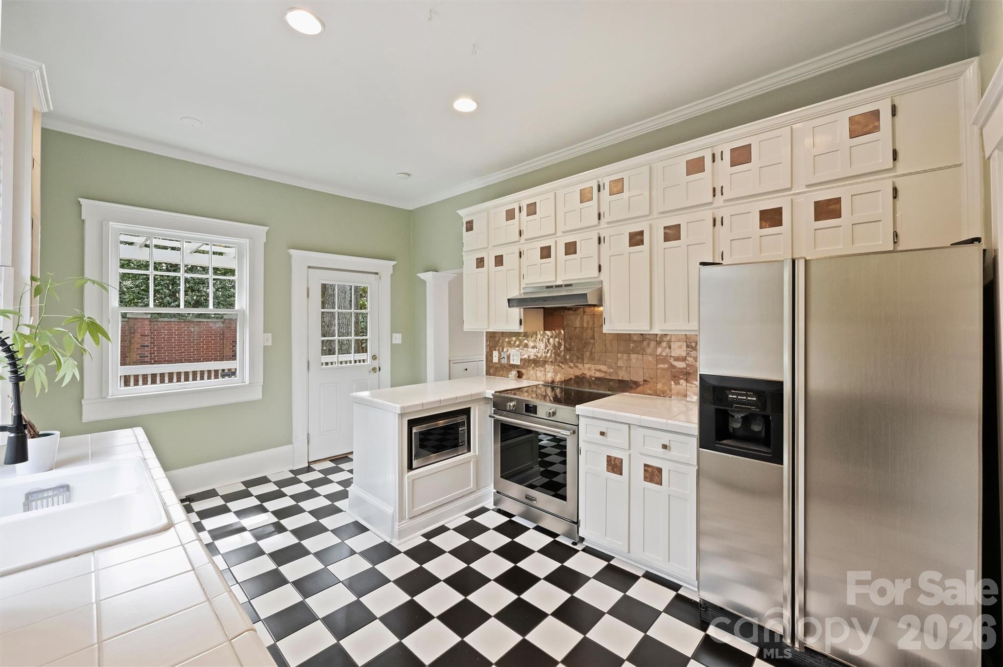 712 Sunnyside Avenue — Charlotte