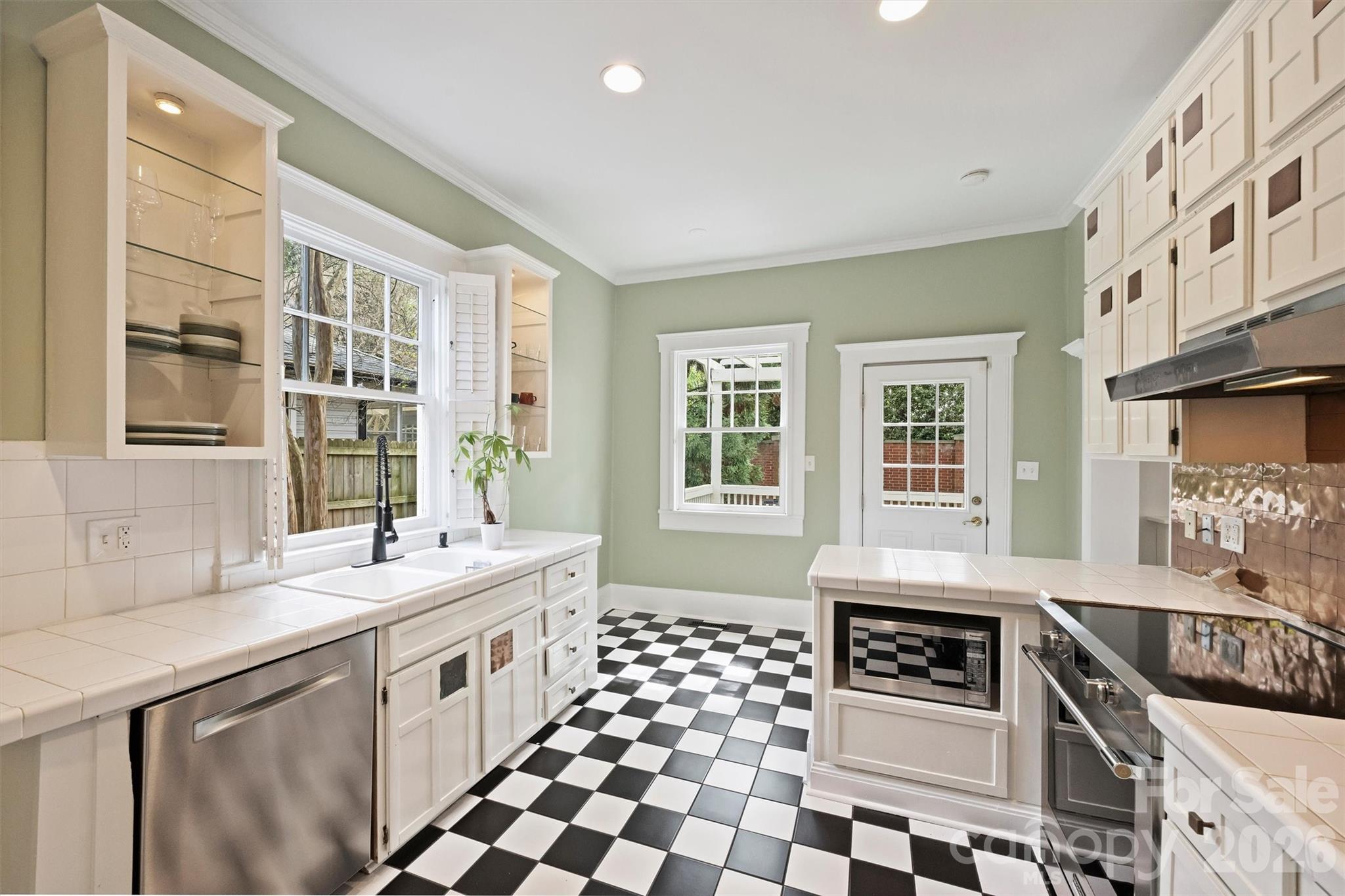 712 Sunnyside Avenue — Charlotte