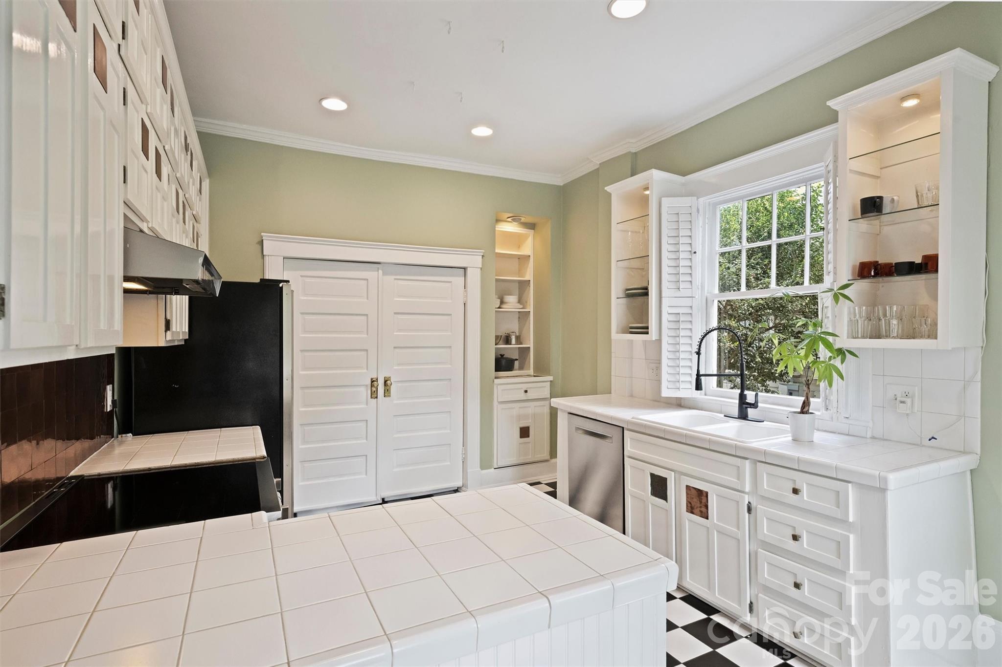 712 Sunnyside Avenue — Charlotte
