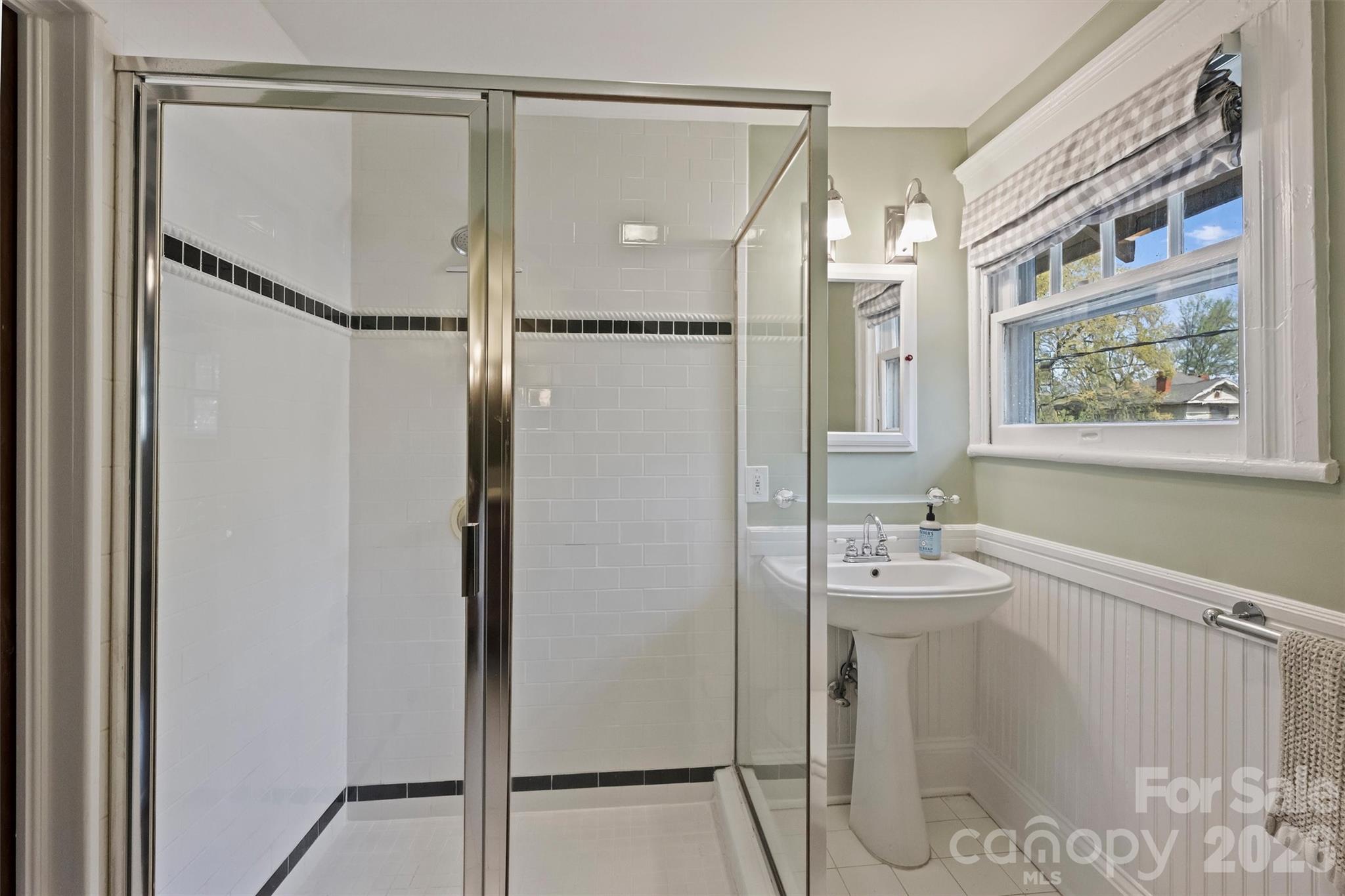 712 Sunnyside Avenue — Charlotte