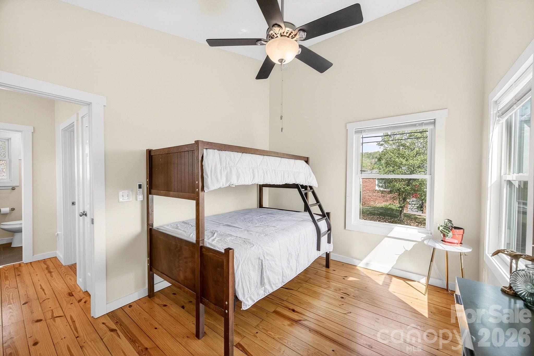47 Mulberry Street — Asheville