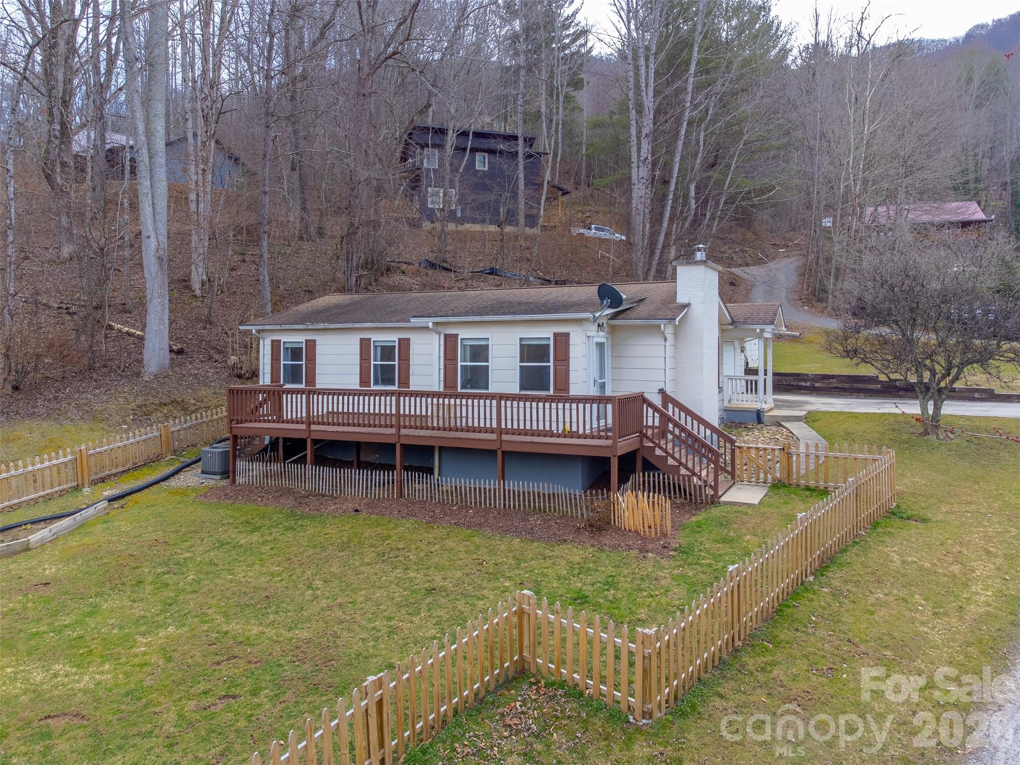 57 Melody Lane — Maggie Valley
