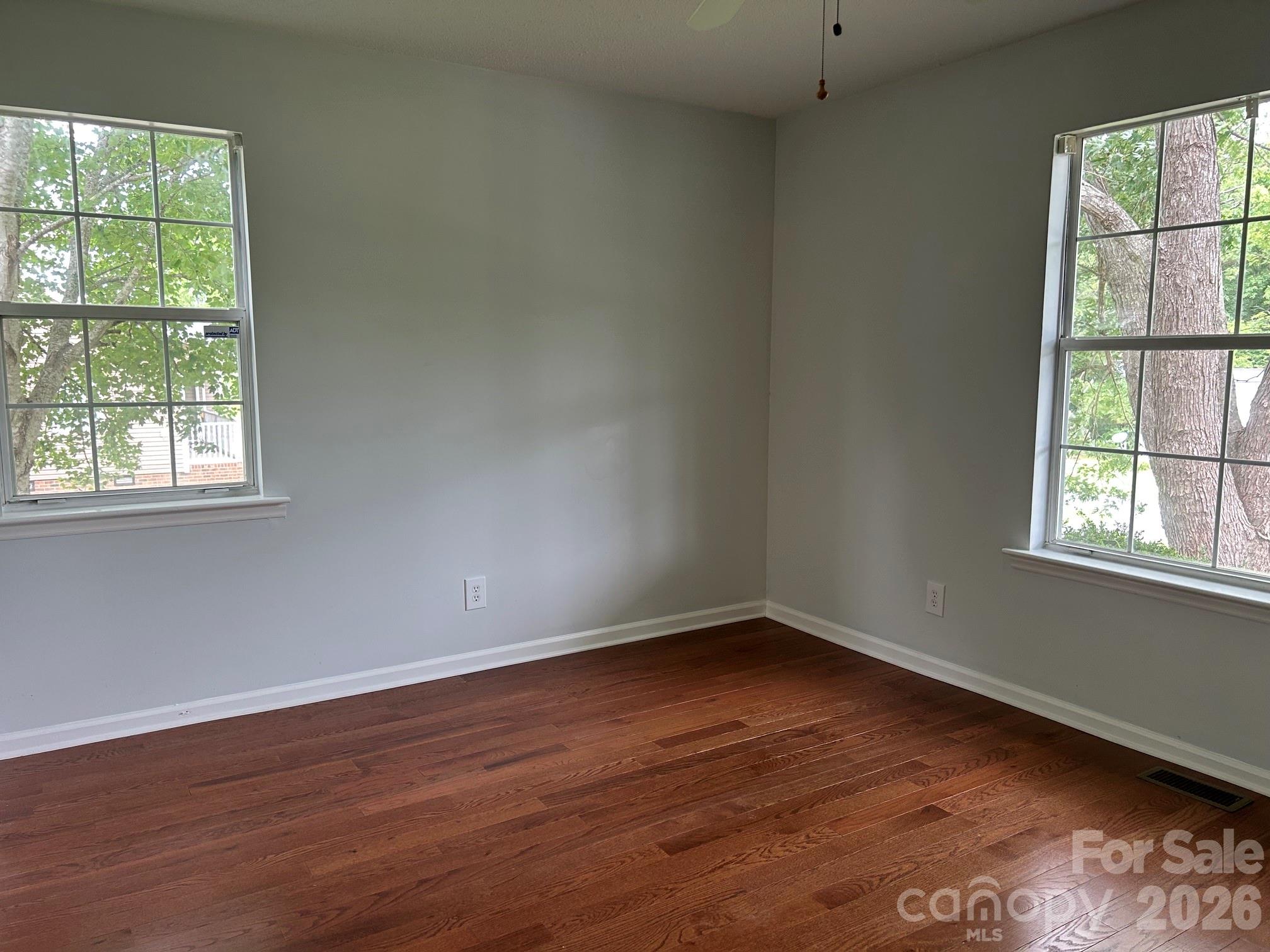 2393 Oxford Circle — Lancaster