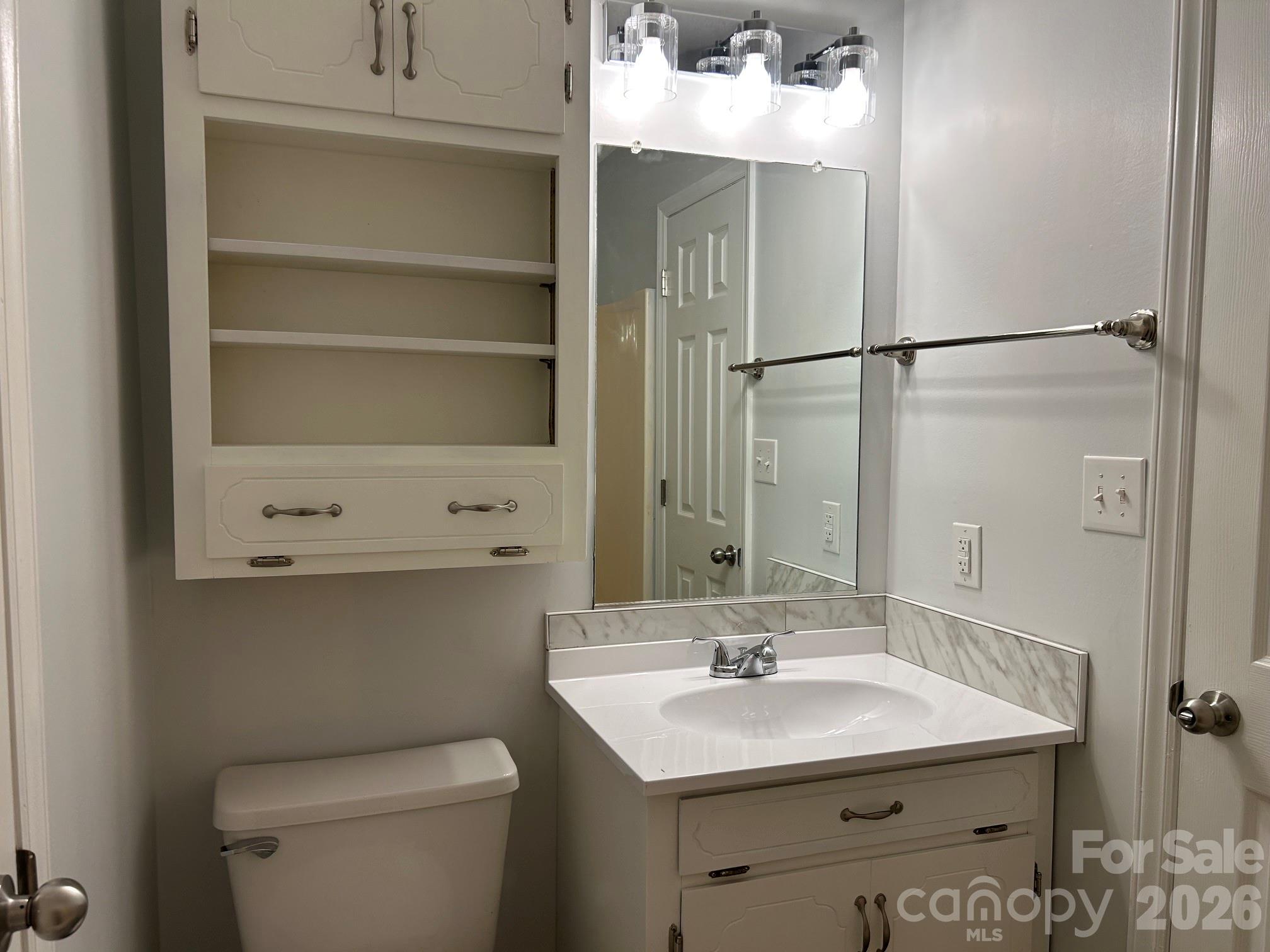2393 Oxford Circle — Lancaster