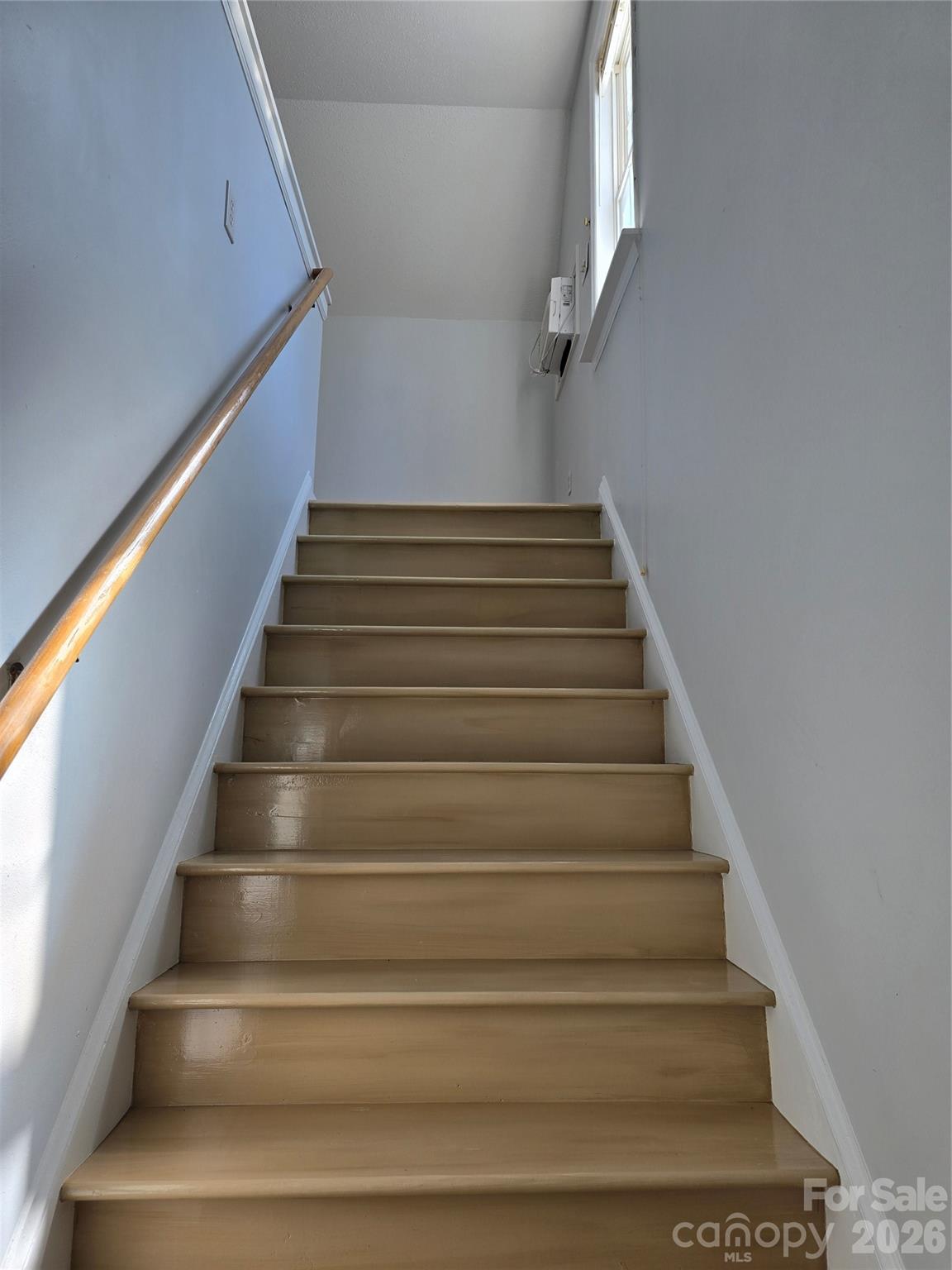 2393 Oxford Circle — Lancaster