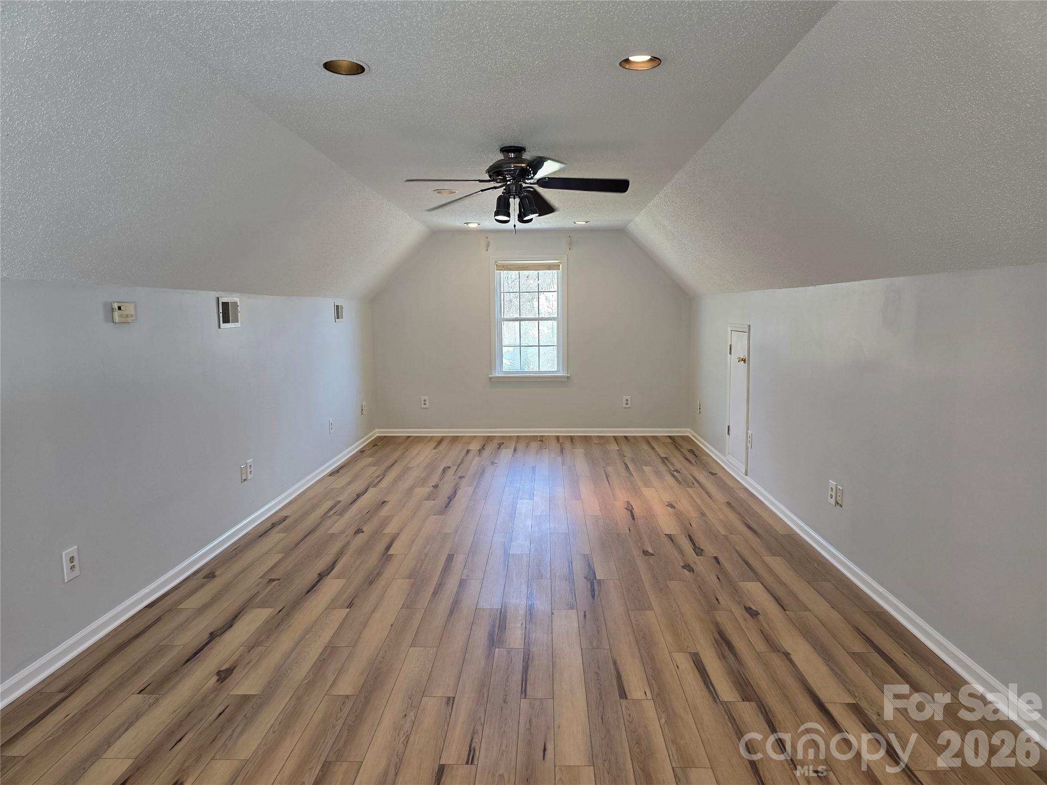 2393 Oxford Circle — Lancaster