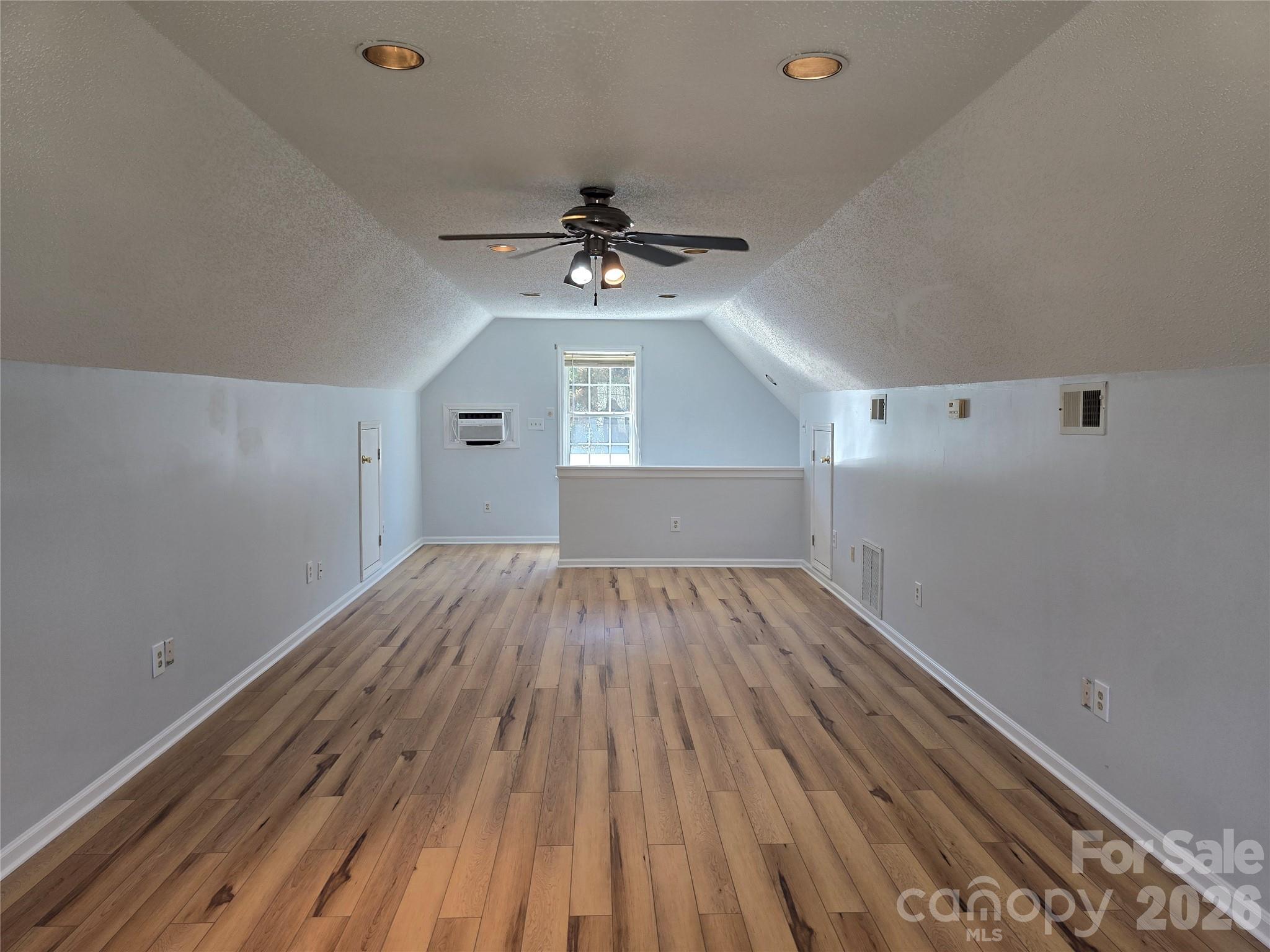 2393 Oxford Circle — Lancaster