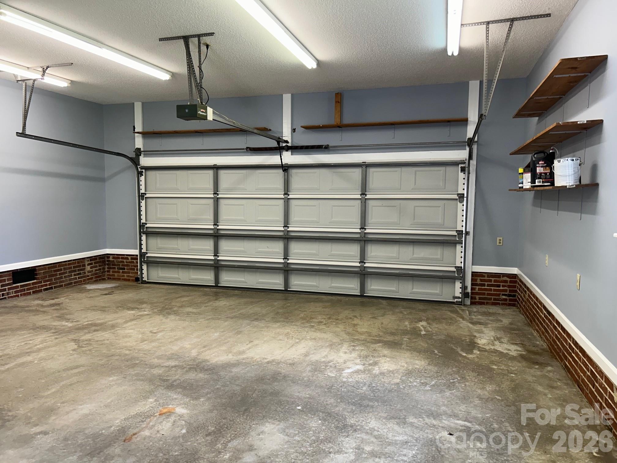 2393 Oxford Circle — Lancaster