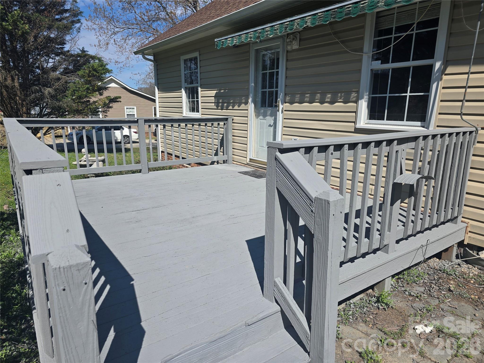 2393 Oxford Circle — Lancaster