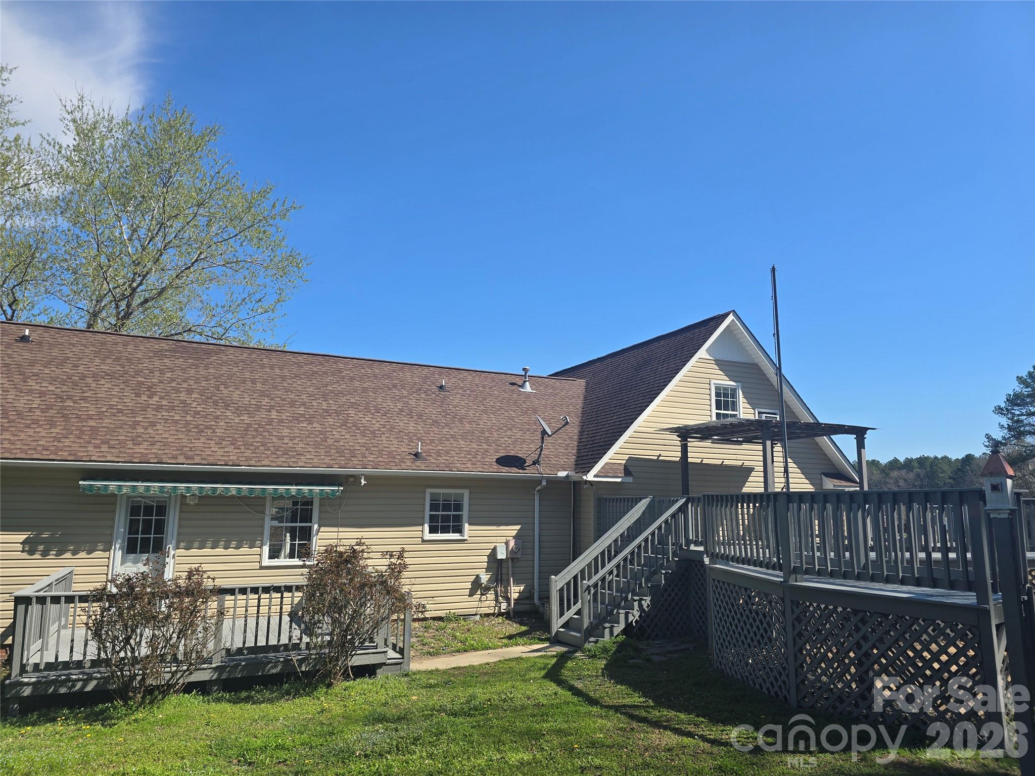 2393 Oxford Circle — Lancaster