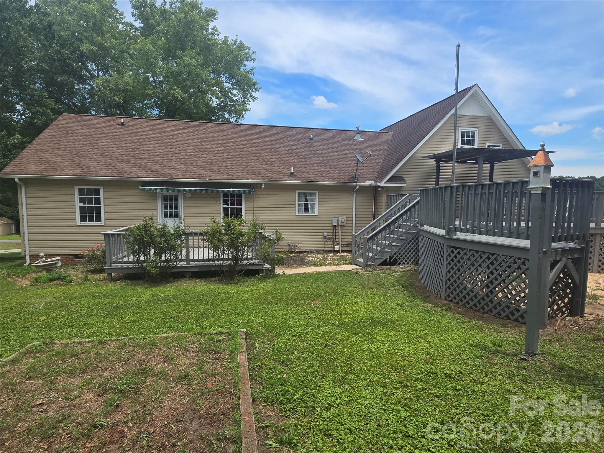 2393 Oxford Circle — Lancaster