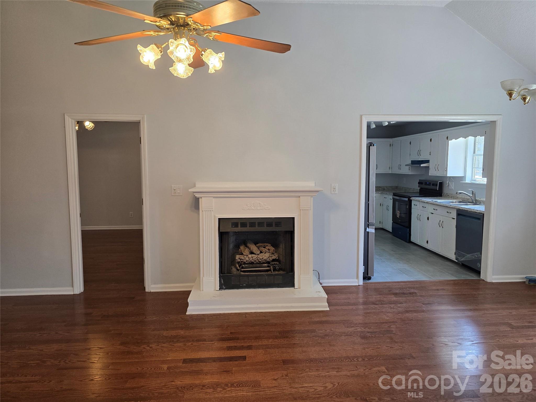 2393 Oxford Circle — Lancaster
