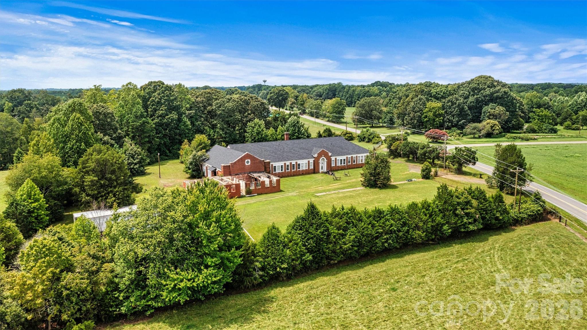 1318 Ostwalt Amity Road — Cleveland