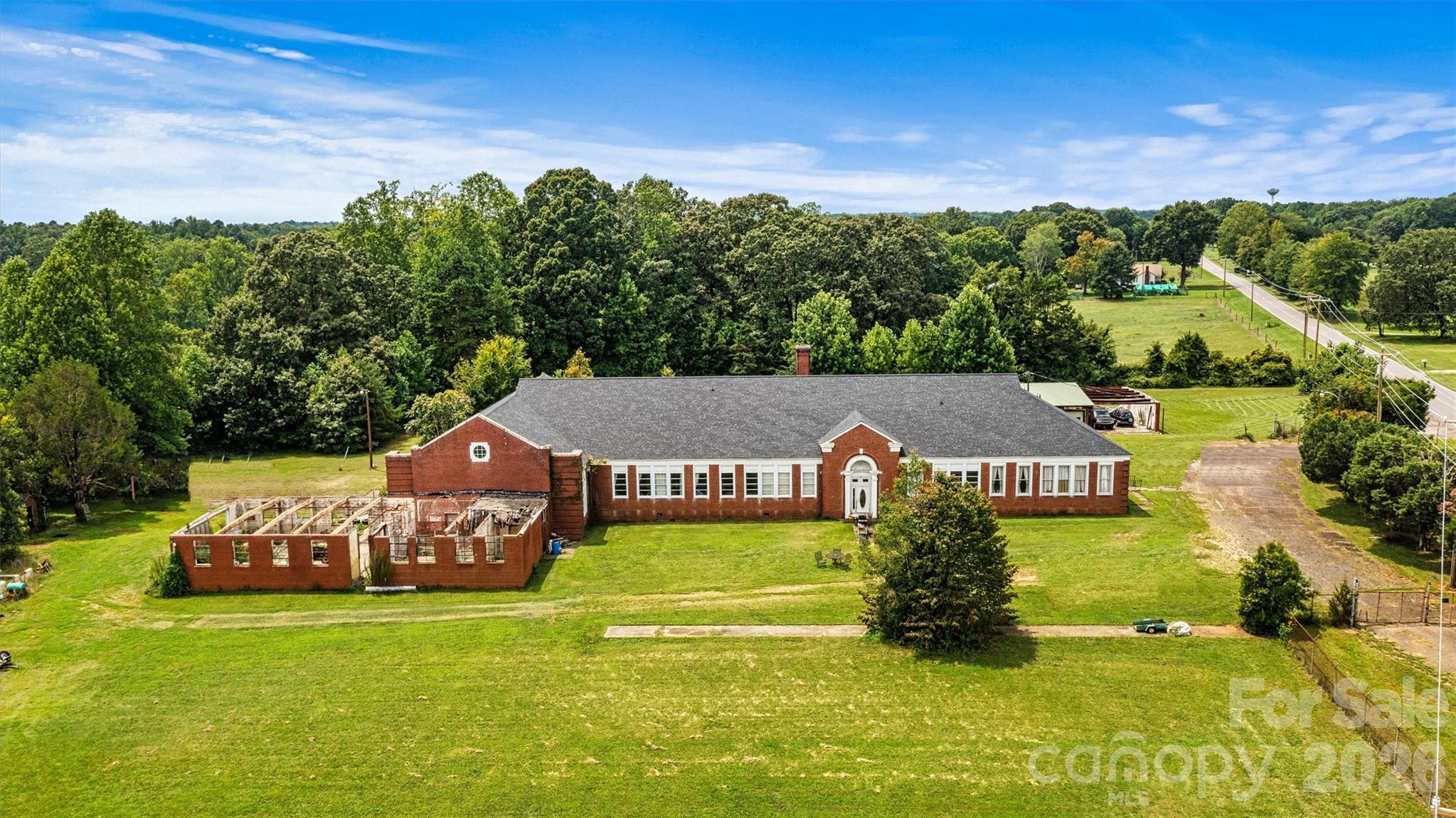 1318 Ostwalt Amity Road — Cleveland