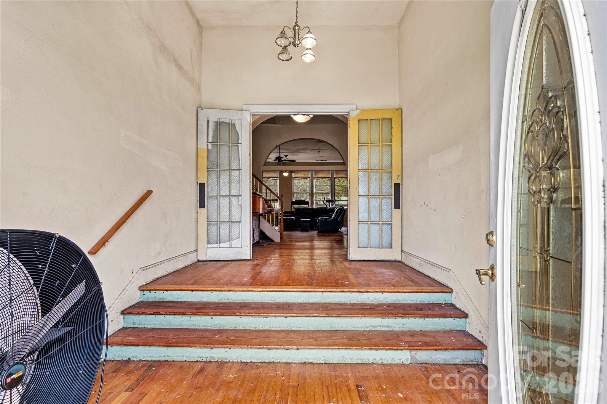 1318 Ostwalt Amity Road — Cleveland