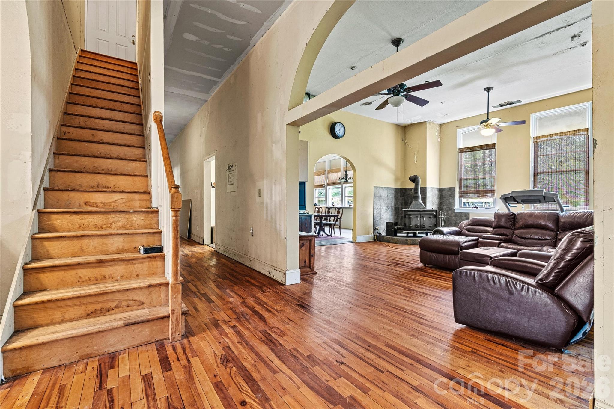 1318 Ostwalt Amity Road — Cleveland