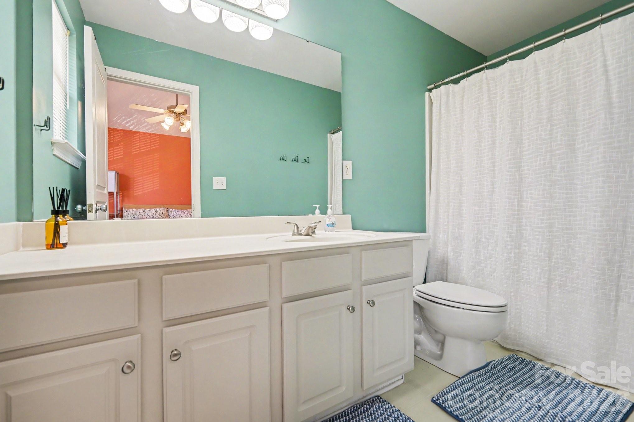 8411 Chaceview Court — Charlotte