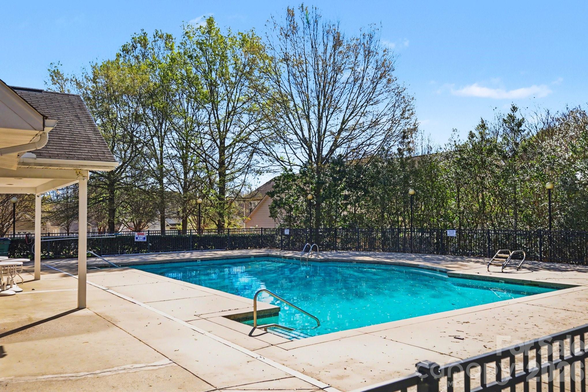 8411 Chaceview Court — Charlotte