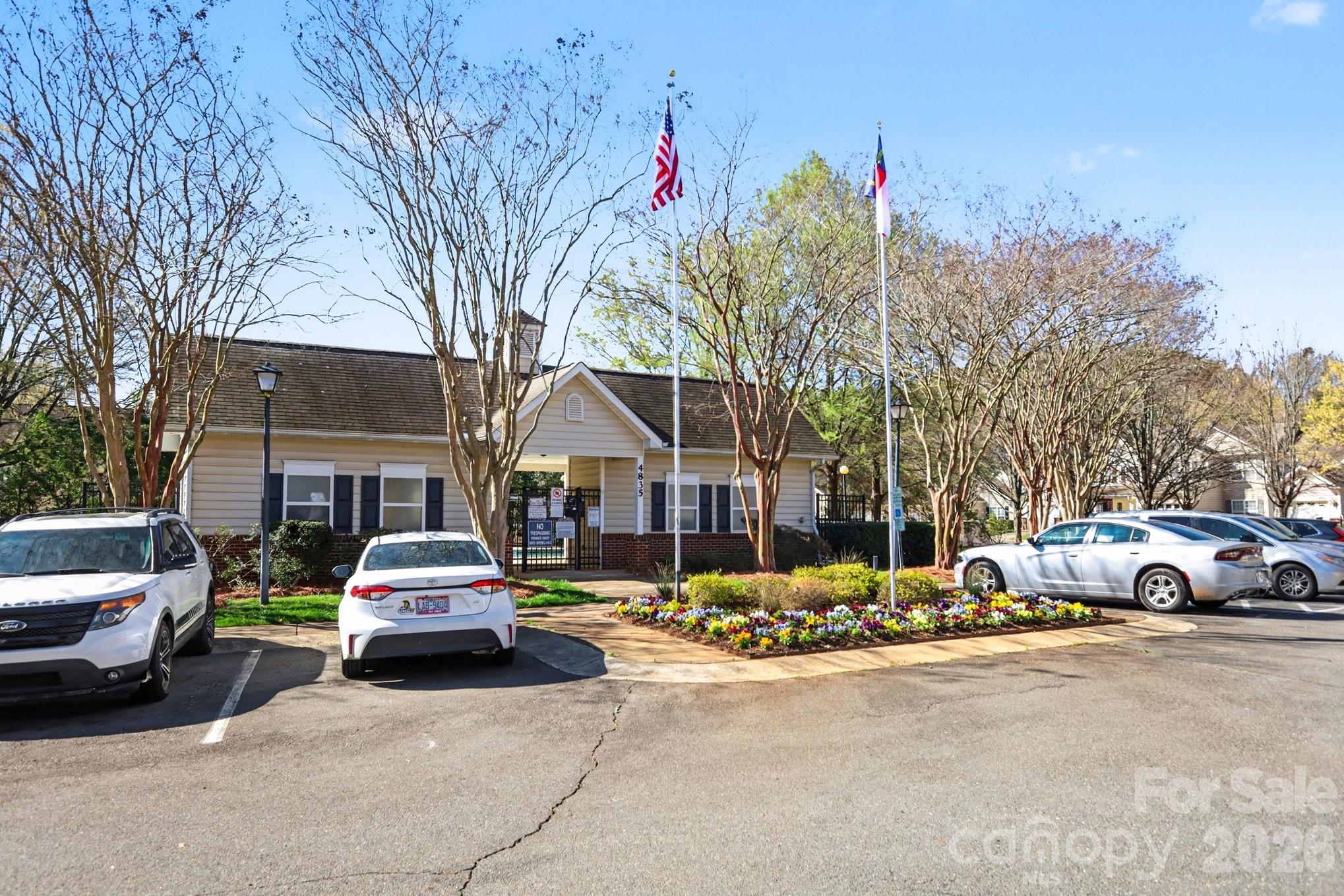 8411 Chaceview Court — Charlotte