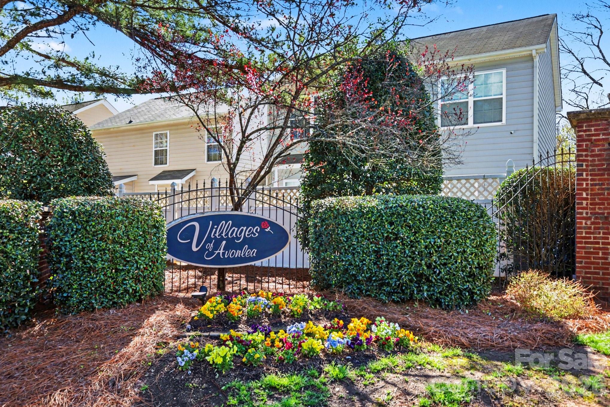 8411 Chaceview Court — Charlotte