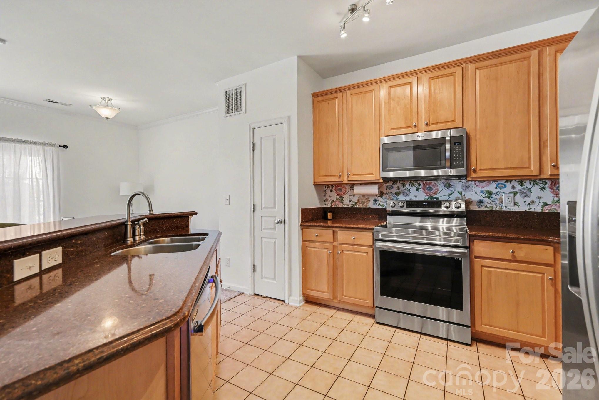 8411 Chaceview Court — Charlotte