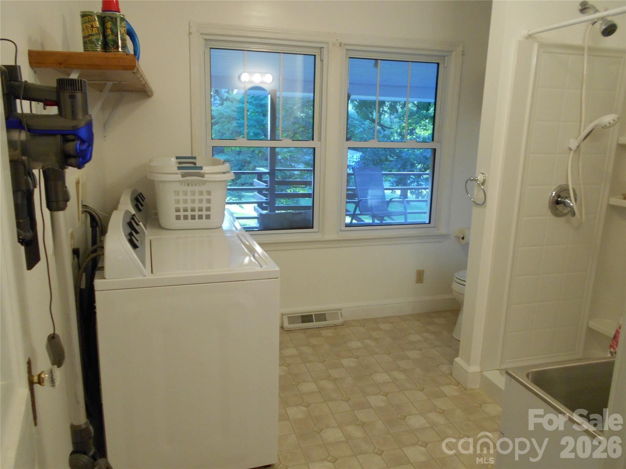 18 Herron Street — Black Mountain