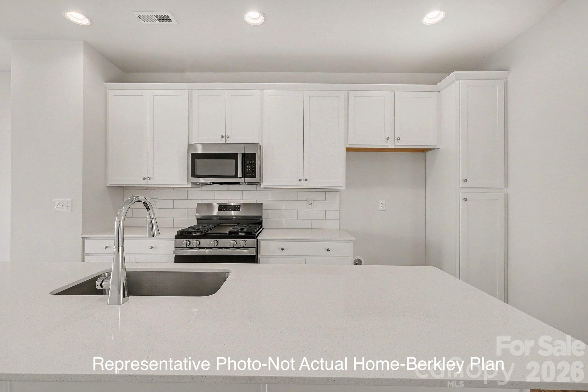2326 Rachelwood Drive — Charlotte