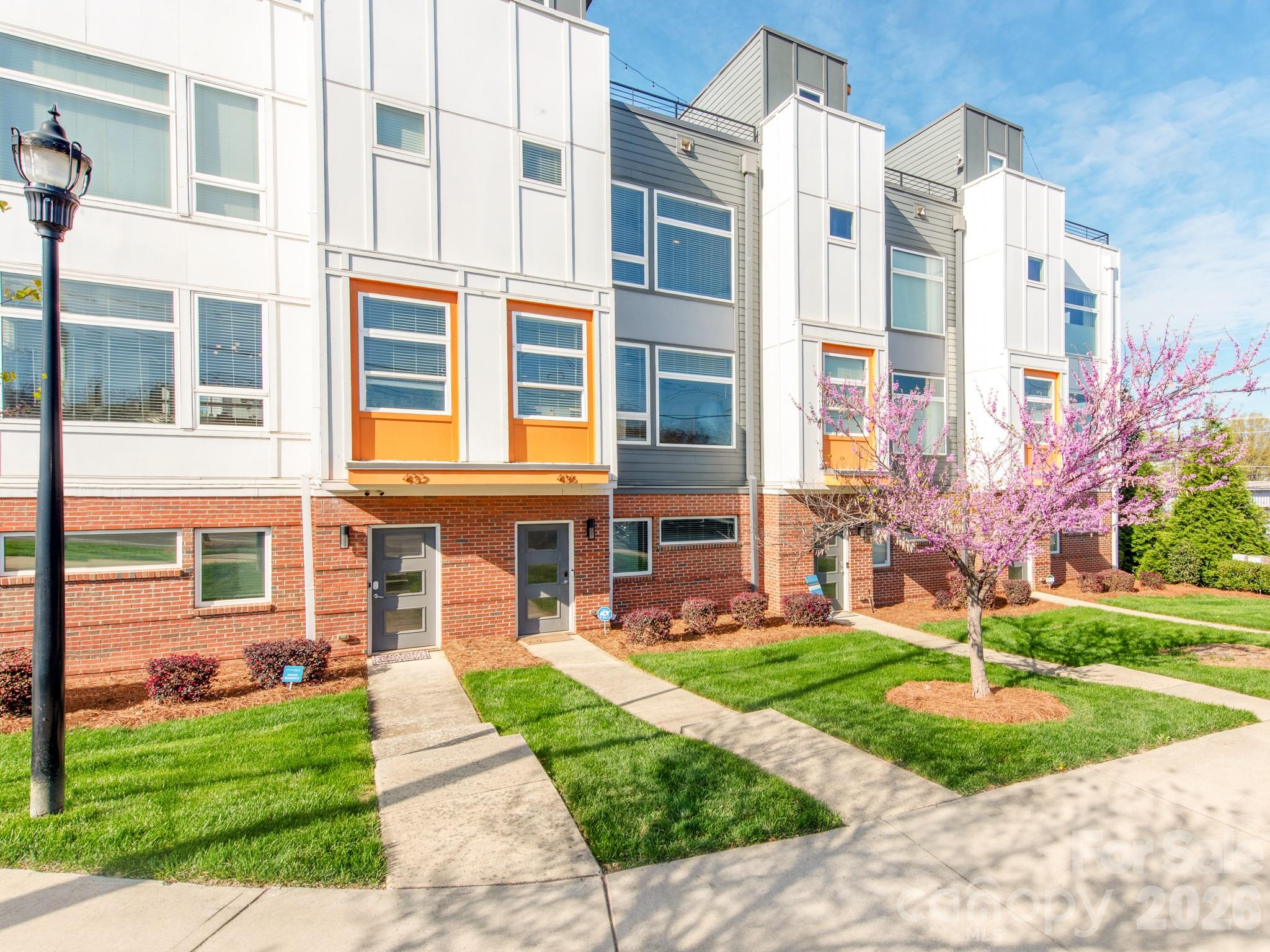 436 Southend Crossing Lane — Charlotte