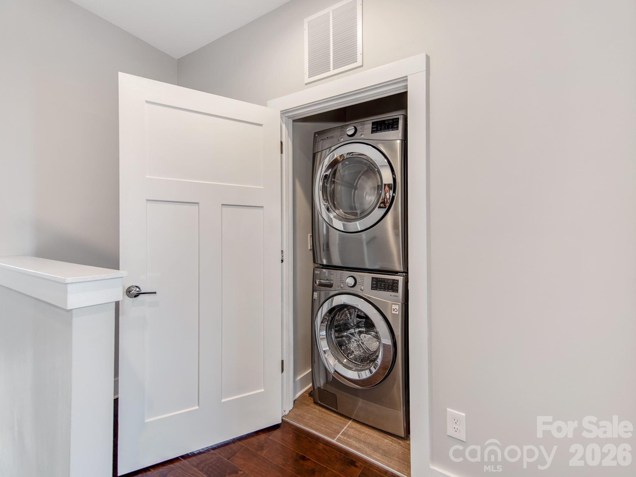 436 Southend Crossing Lane — Charlotte