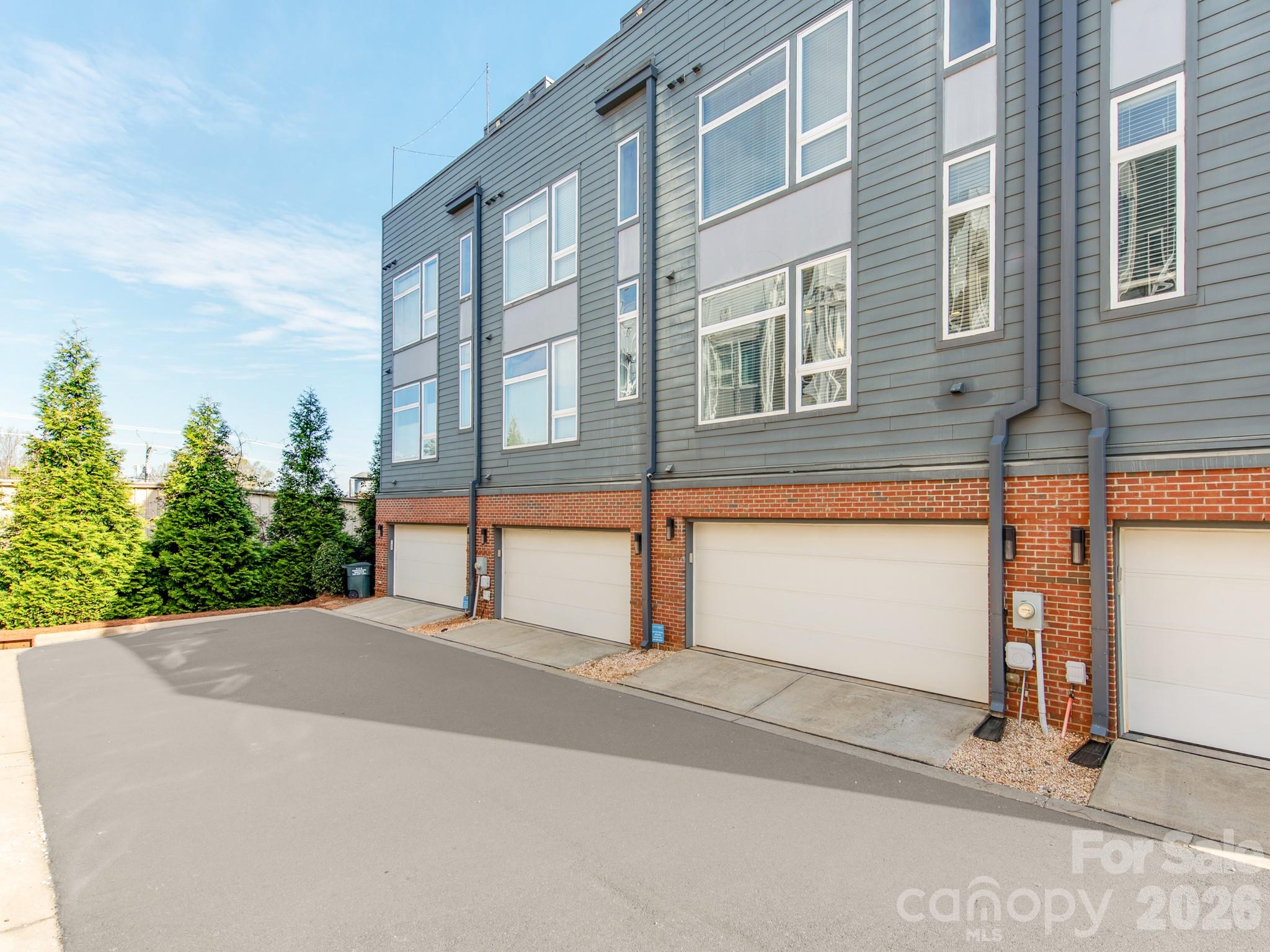436 Southend Crossing Lane — Charlotte