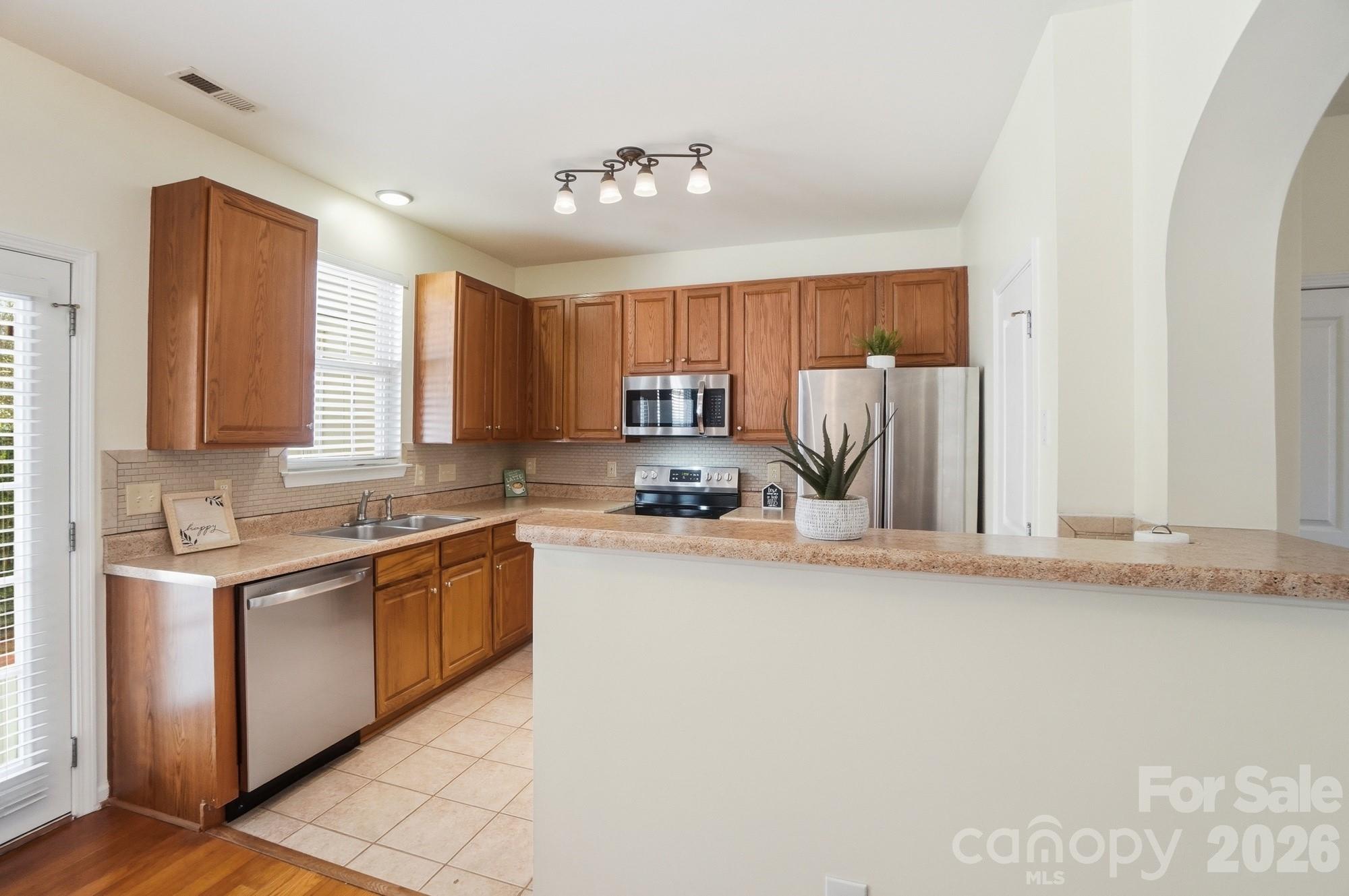 8422 Chaceview Court — Charlotte