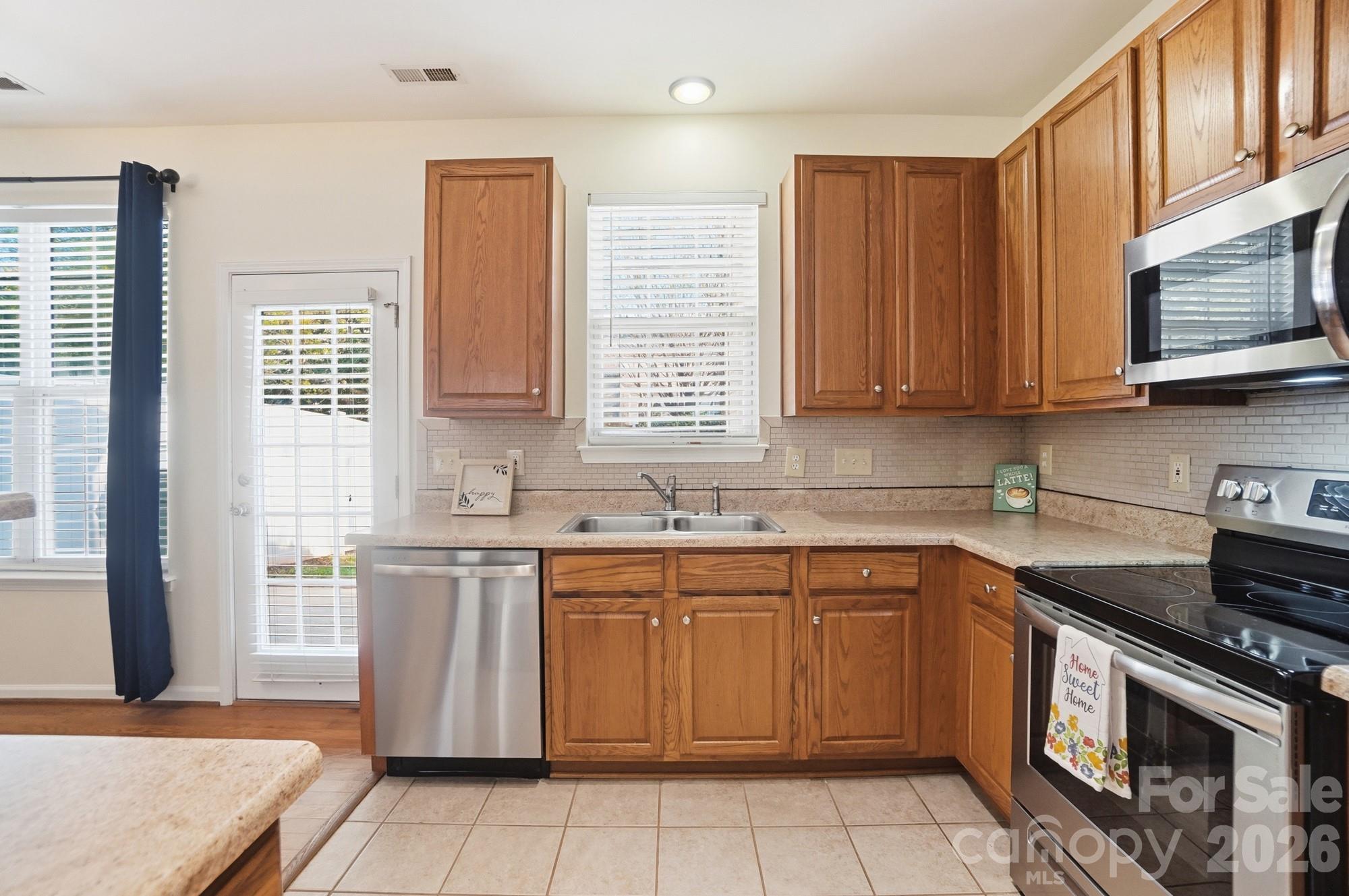 8422 Chaceview Court — Charlotte