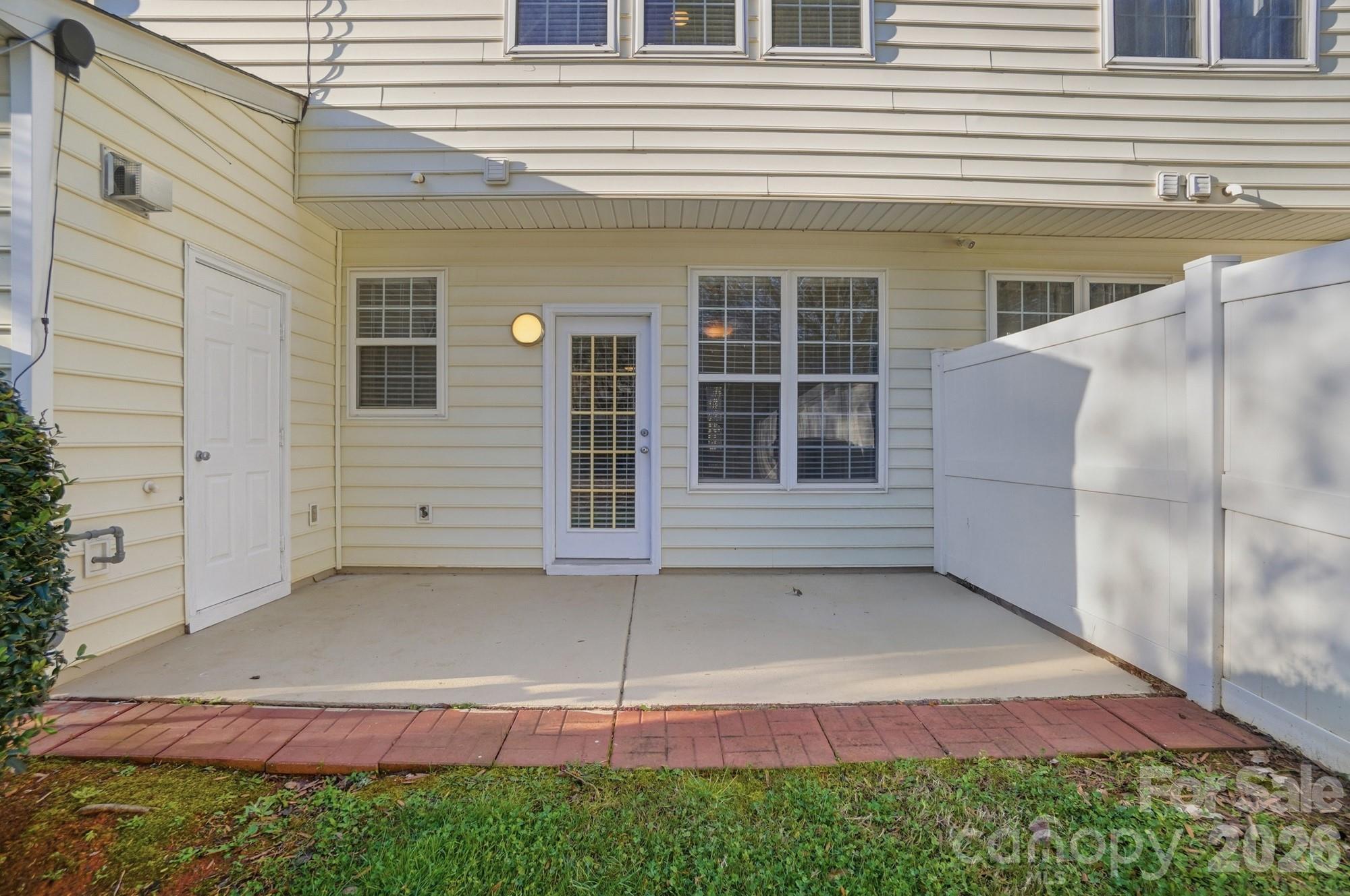 8422 Chaceview Court — Charlotte