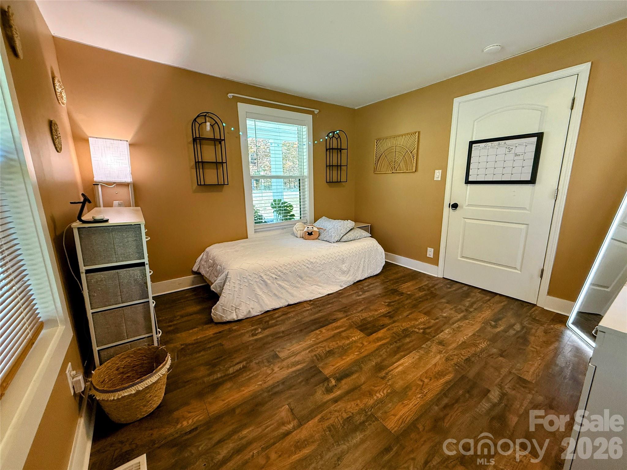 979 Howard Gap Road — Tryon