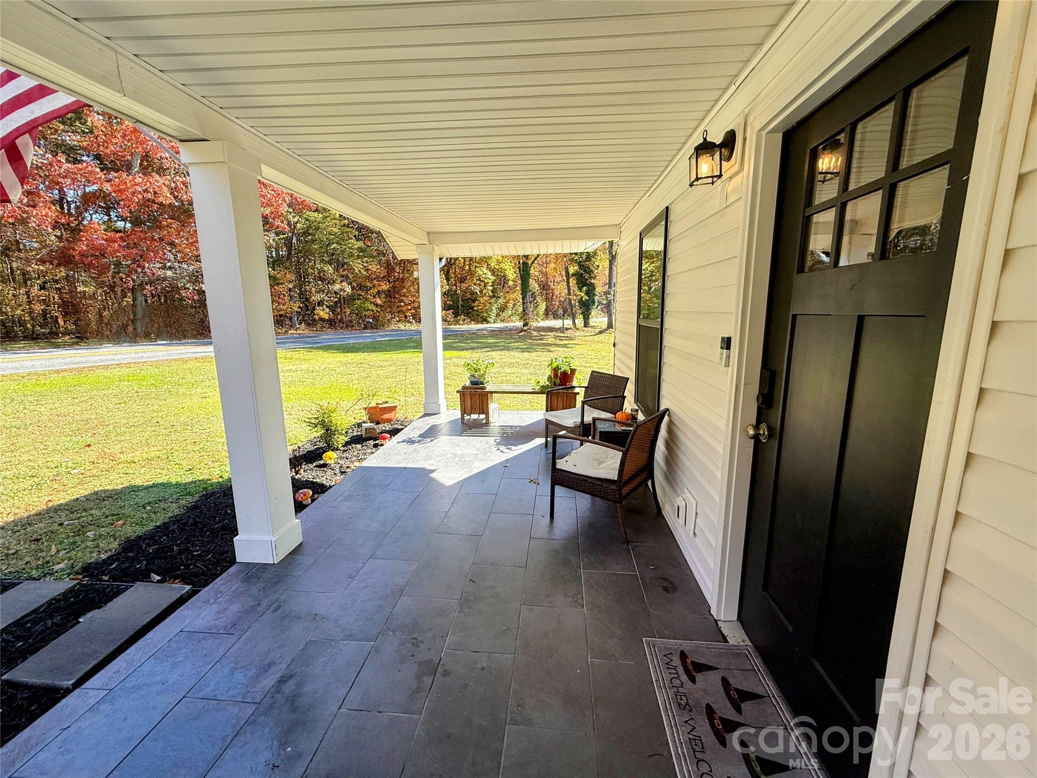 979 Howard Gap Road — Tryon