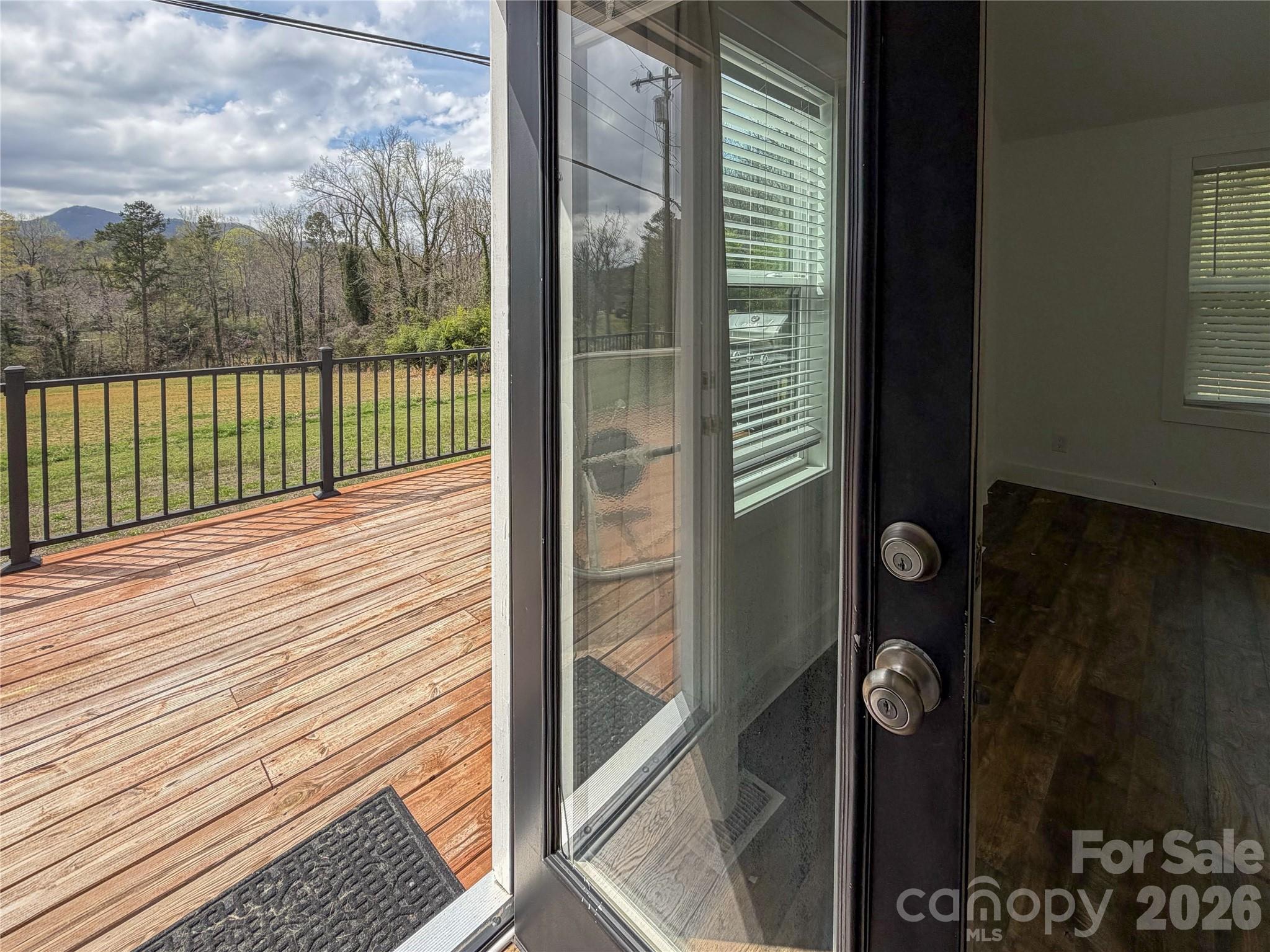 979 Howard Gap Road — Tryon