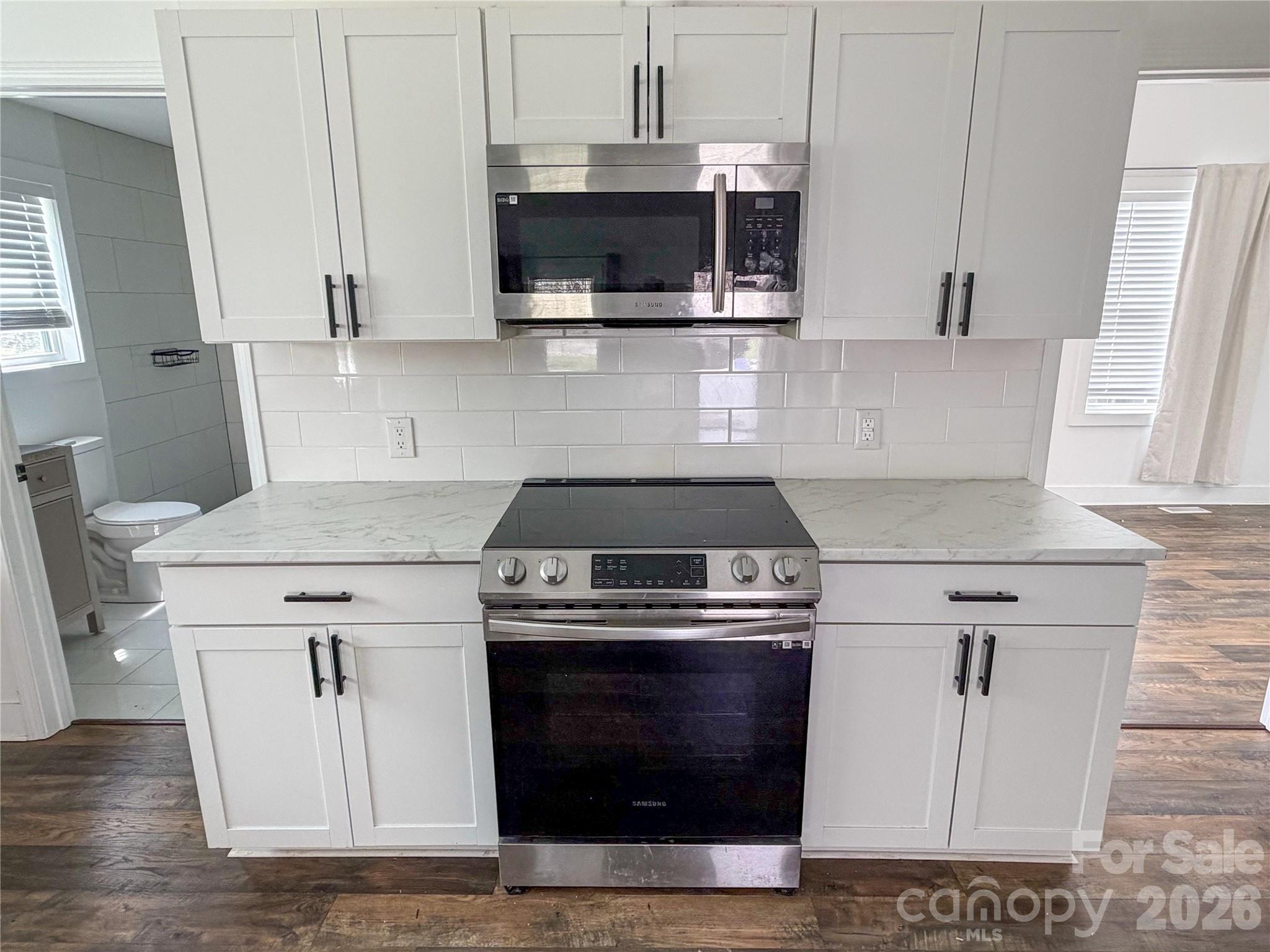 979 Howard Gap Road — Tryon