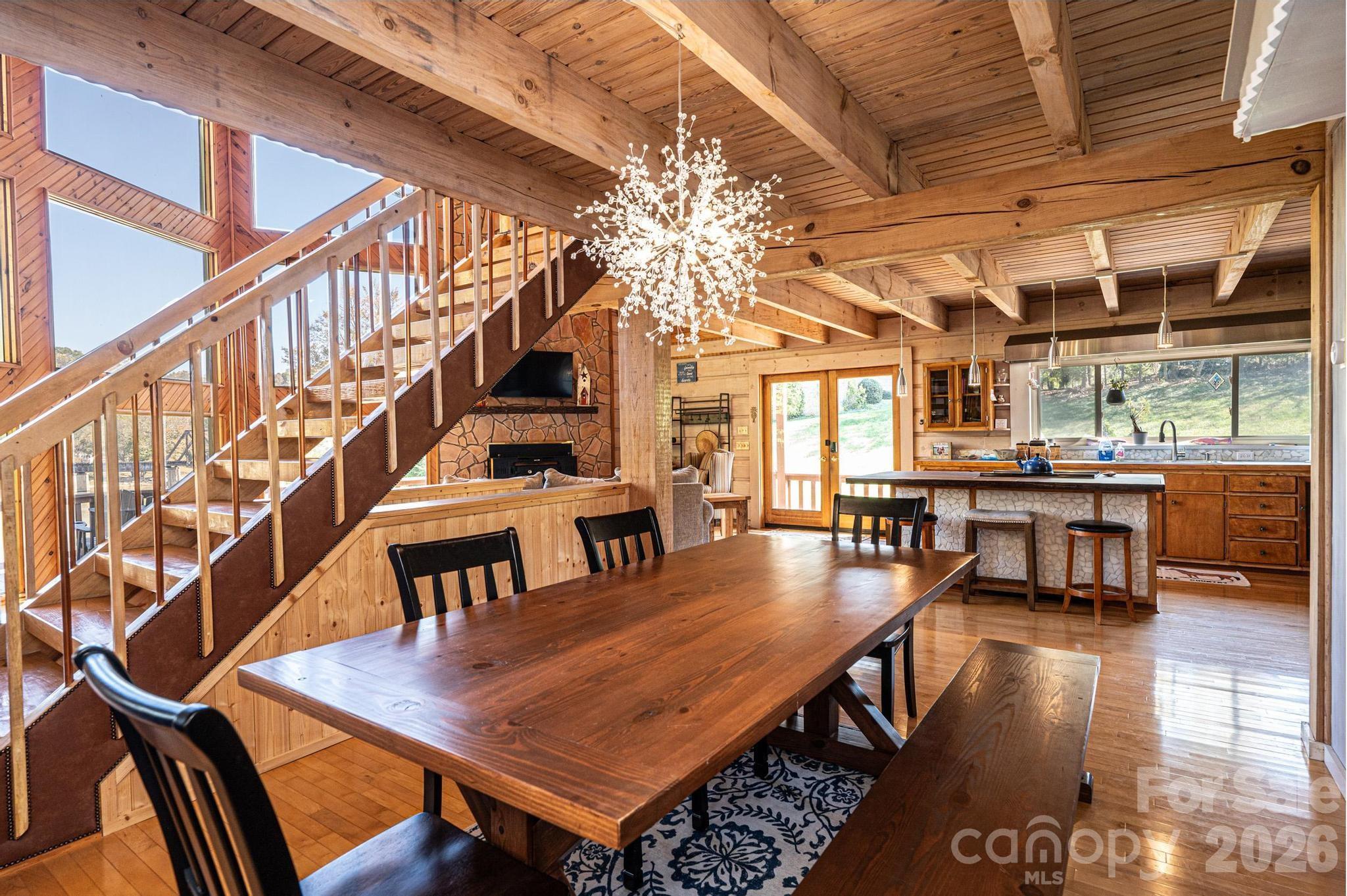 1925 Lake Acres Drive — Hickory
