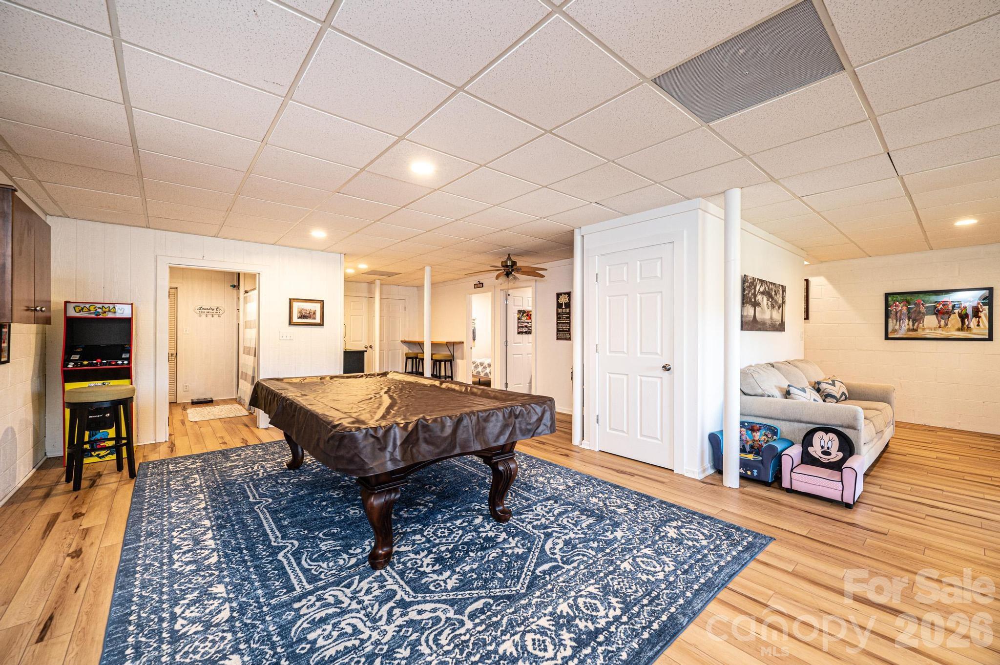 1925 Lake Acres Drive — Hickory