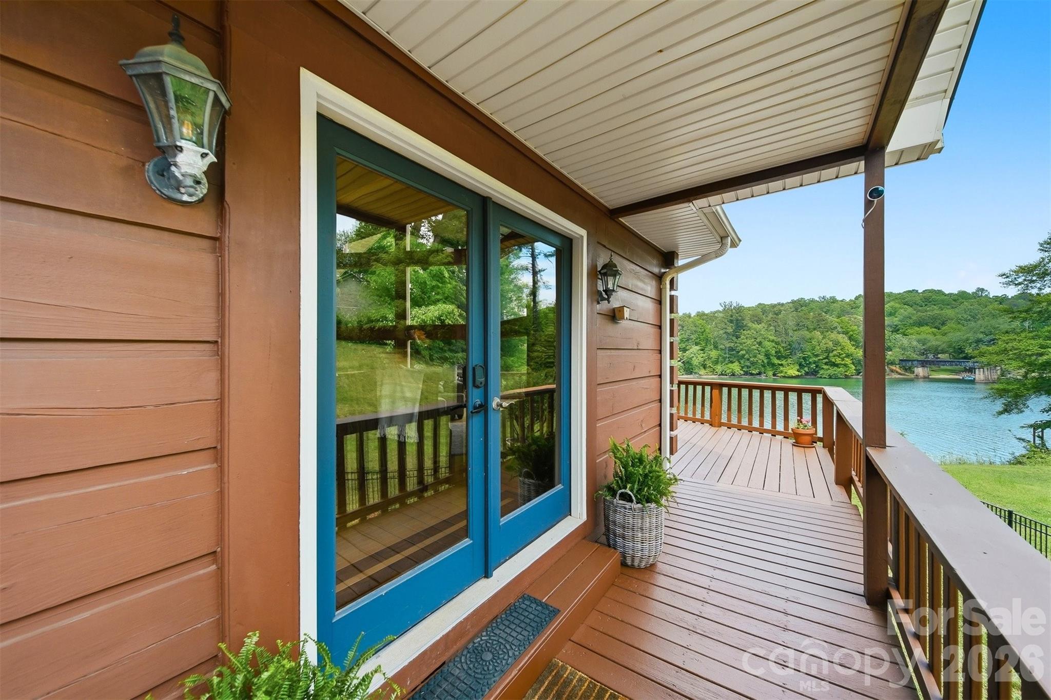 1925 Lake Acres Drive — Hickory
