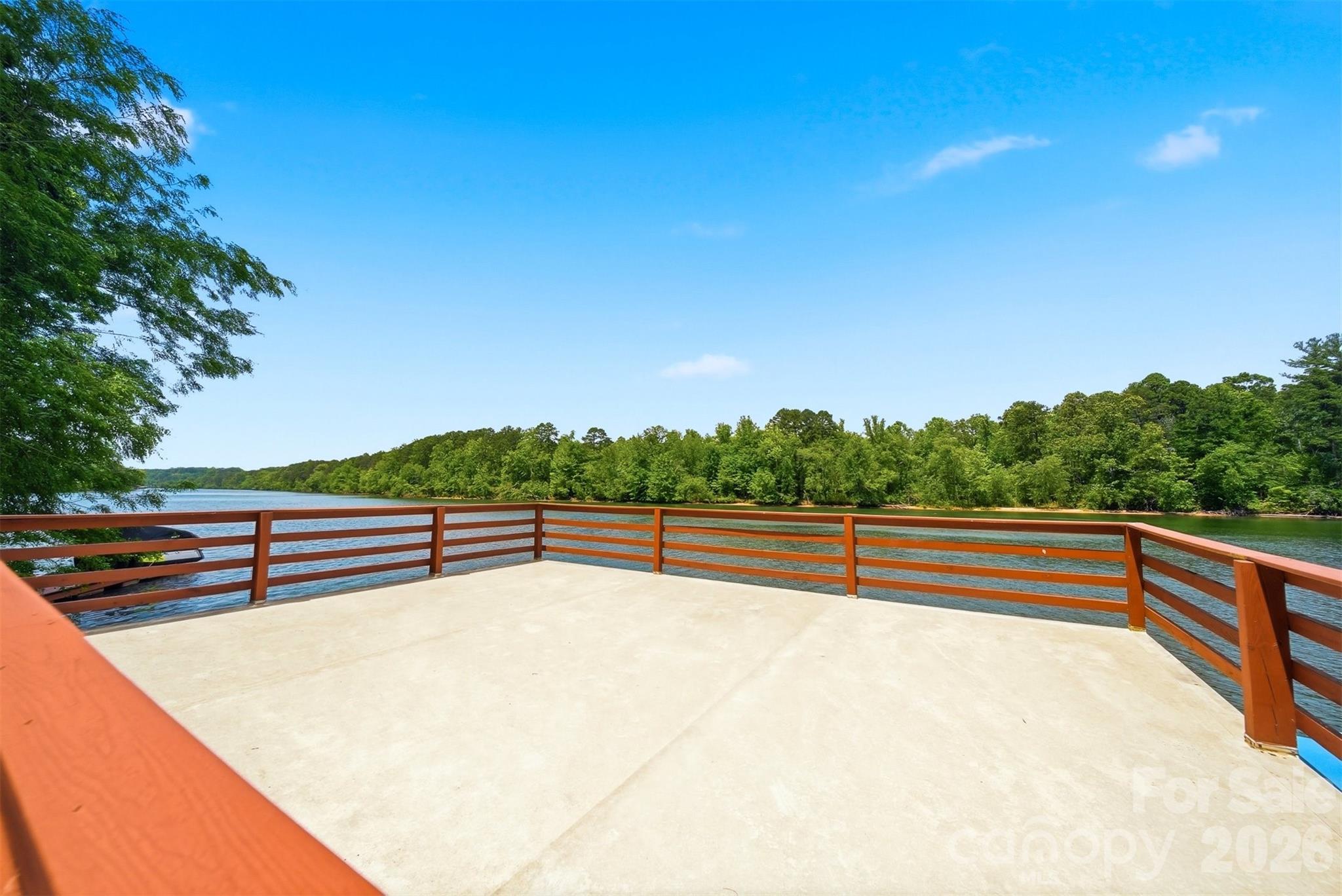 1925 Lake Acres Drive — Hickory